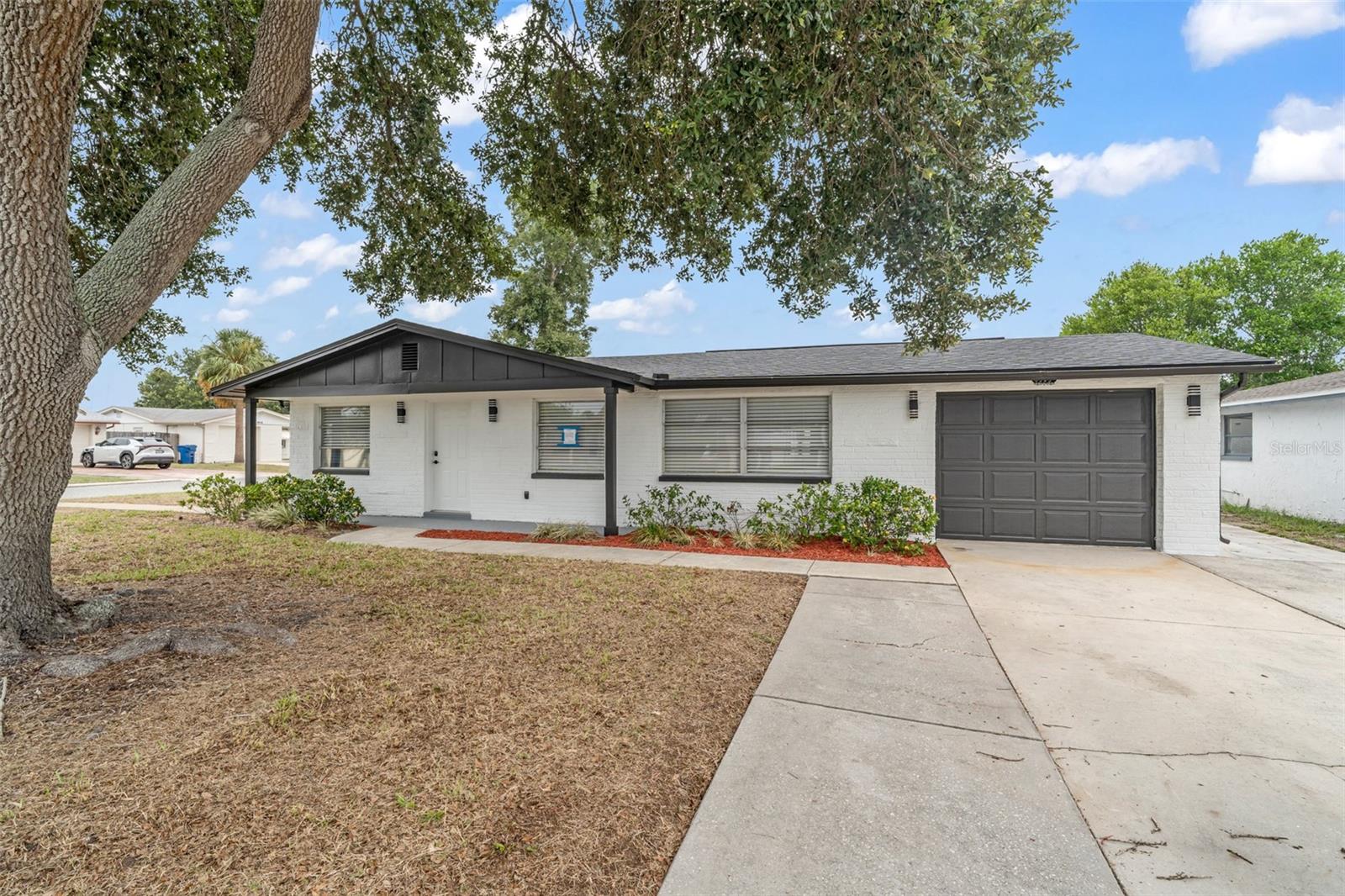 ALOHA GARDENS - Residential