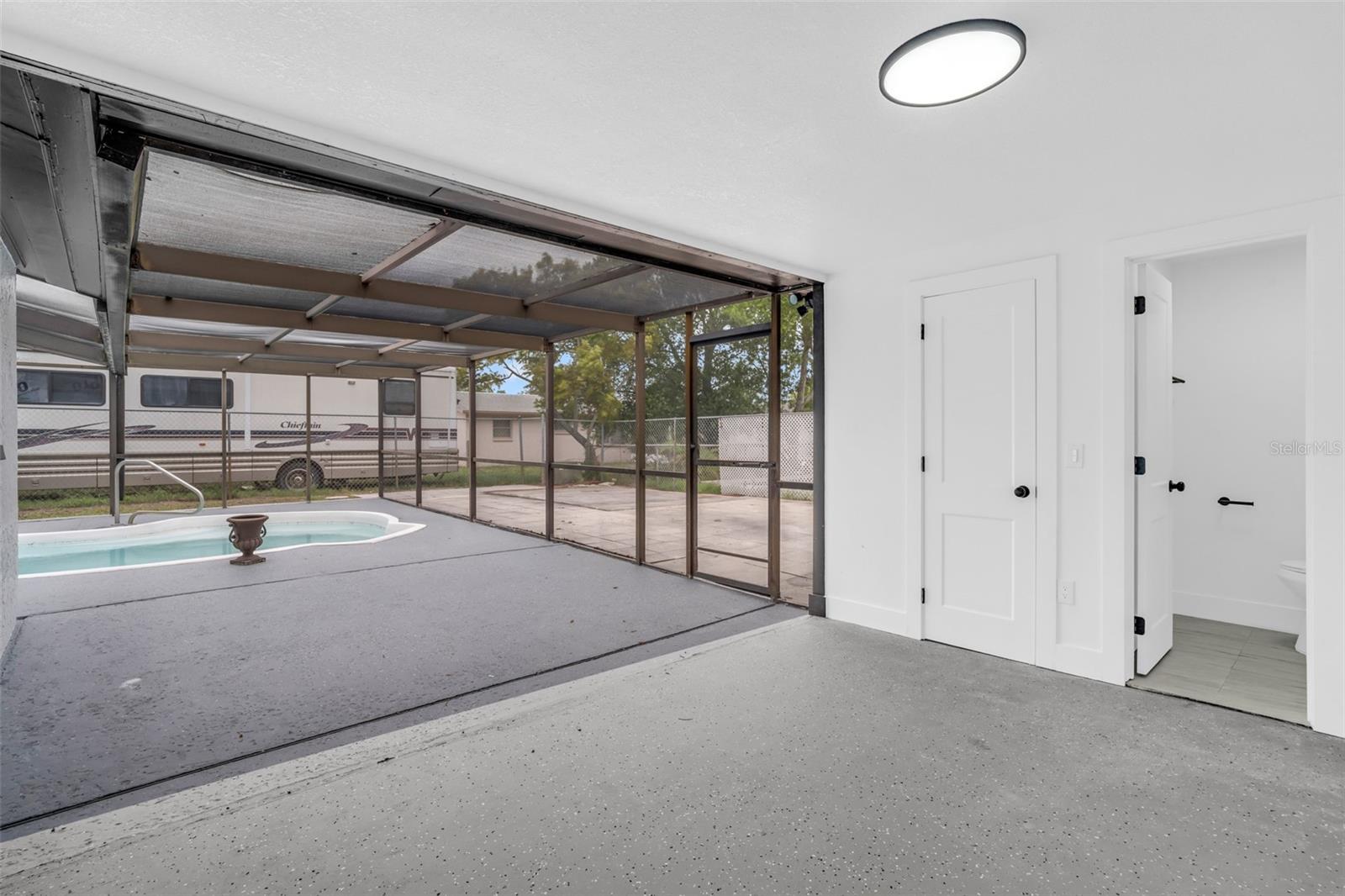 ALOHA GARDENS - Residential