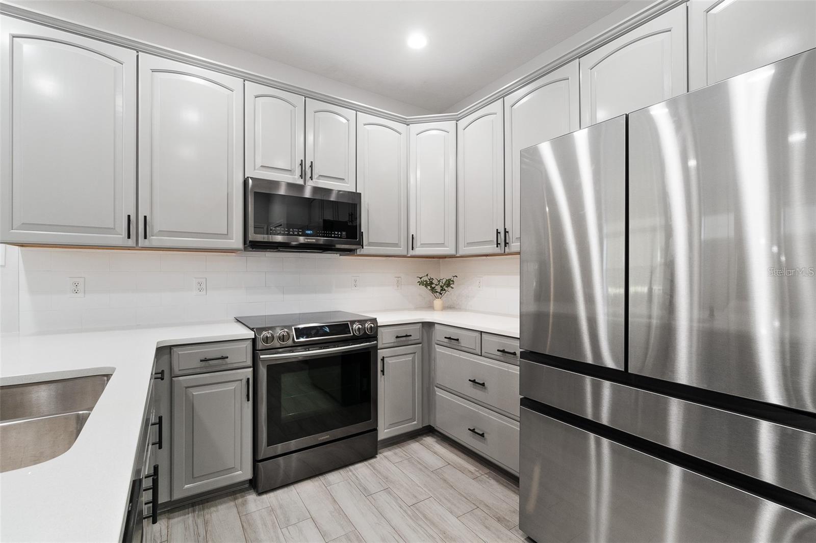 STRATFORD GREEN - Residential Lease