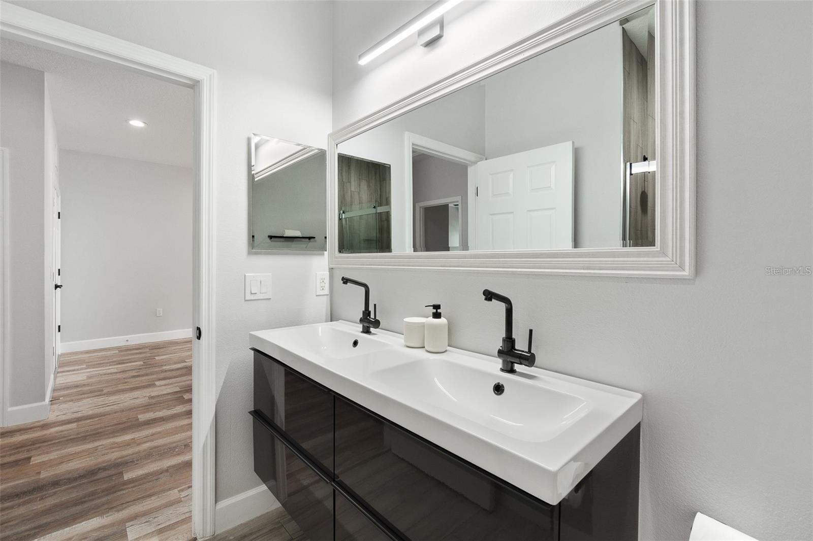 STRATFORD GREEN - Residential Lease