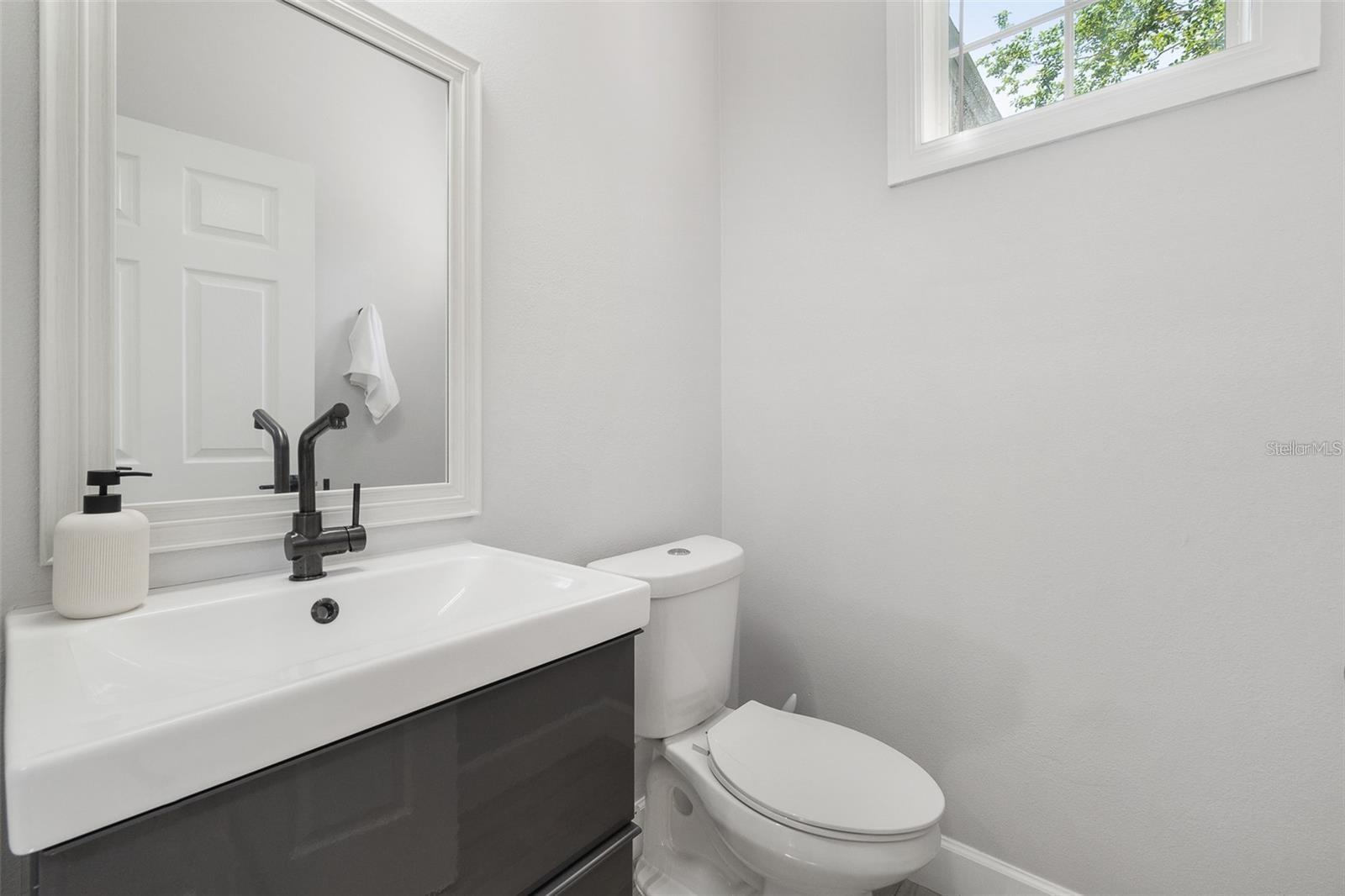 STRATFORD GREEN - Residential Lease