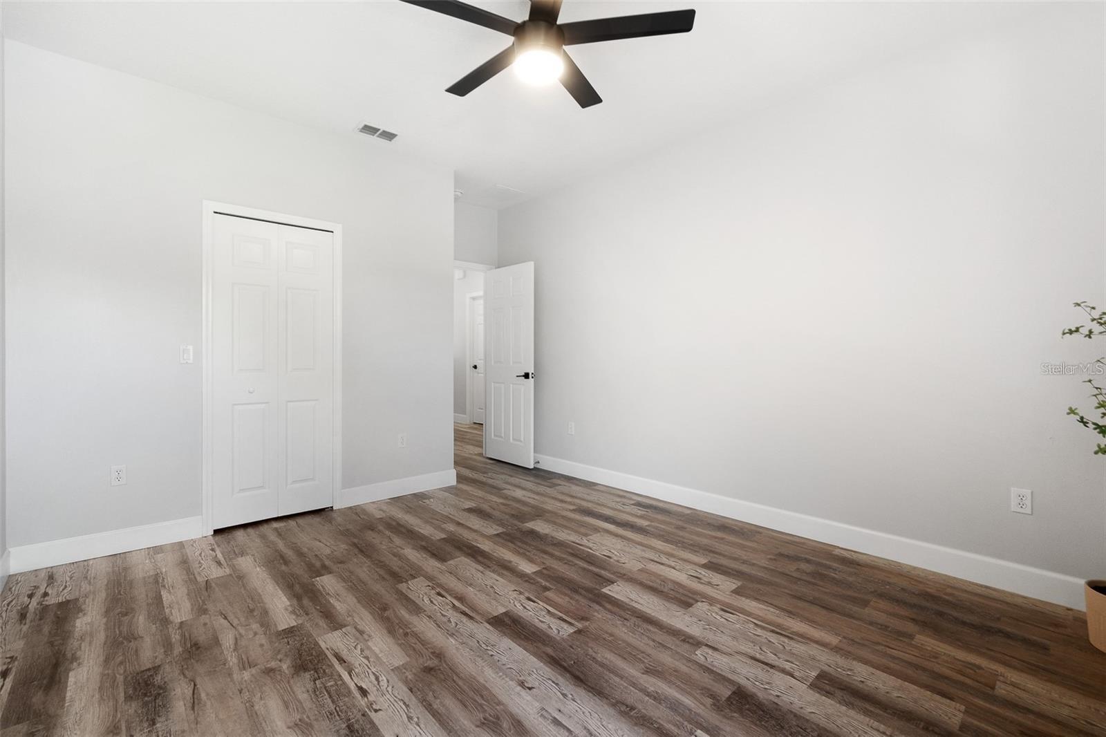 STRATFORD GREEN - Residential Lease