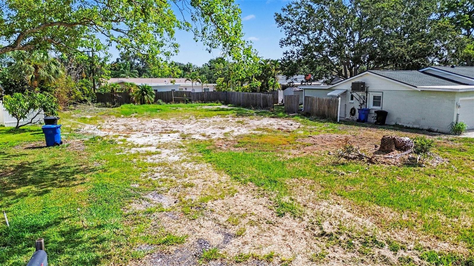 SHORE ACRES THURSBYS 2ND REP - Land