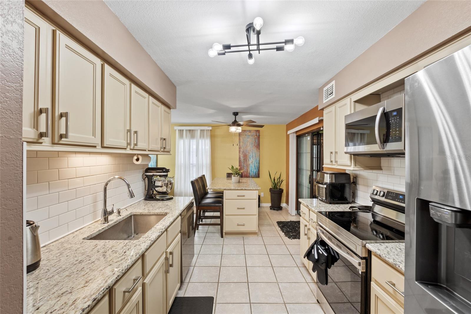 LEESBURG COACH HOUSES AT LEESBUG CONDO - Residential
