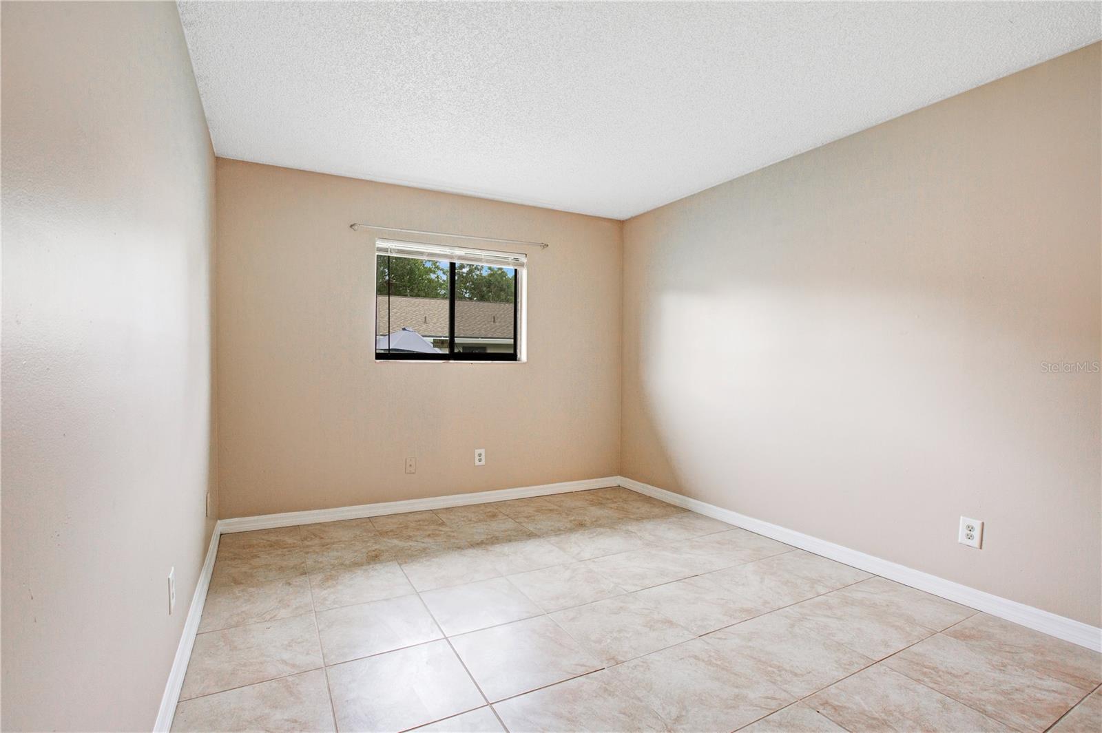 ALTAMONTE RIDGE - Residential Lease
