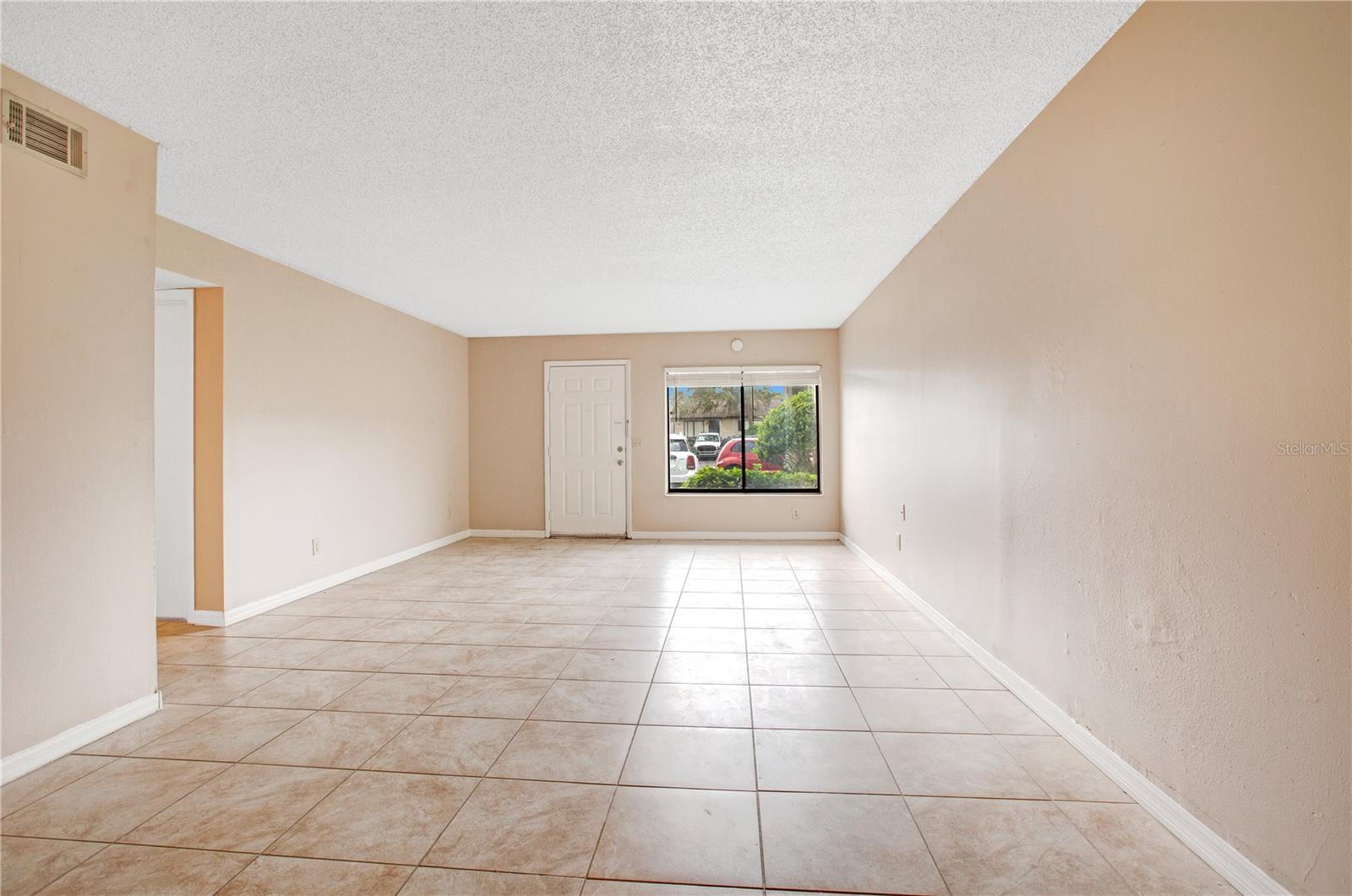 ALTAMONTE RIDGE - Residential Lease