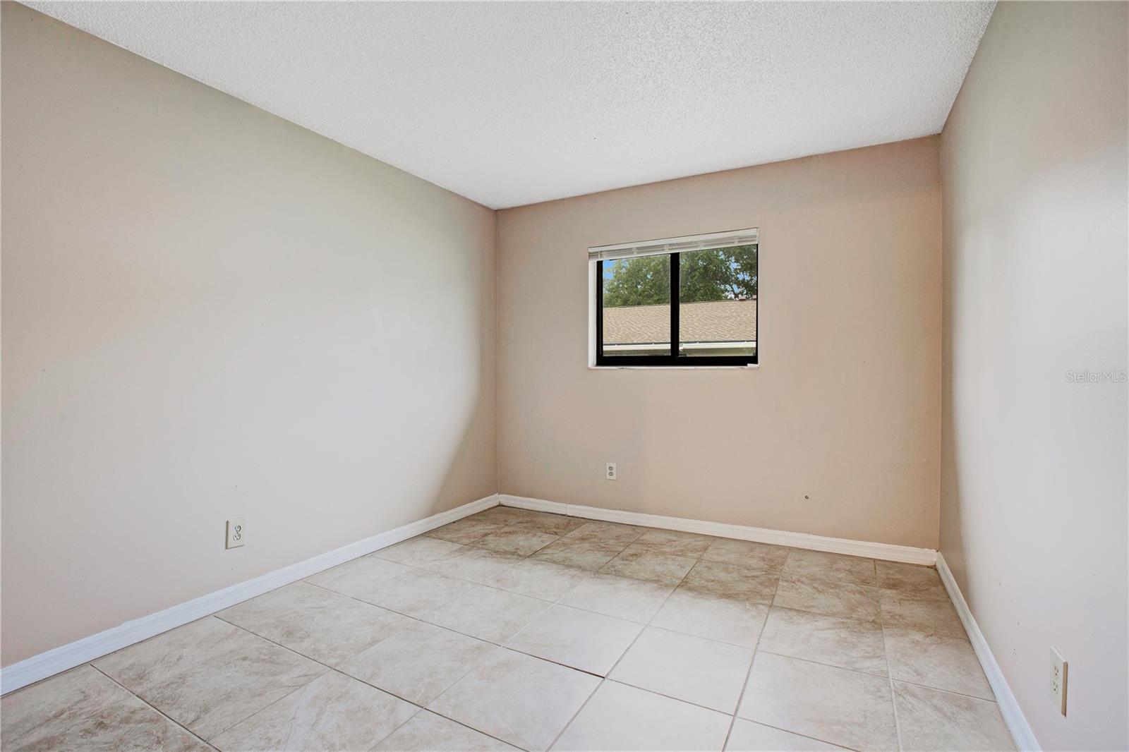 ALTAMONTE RIDGE - Residential Lease