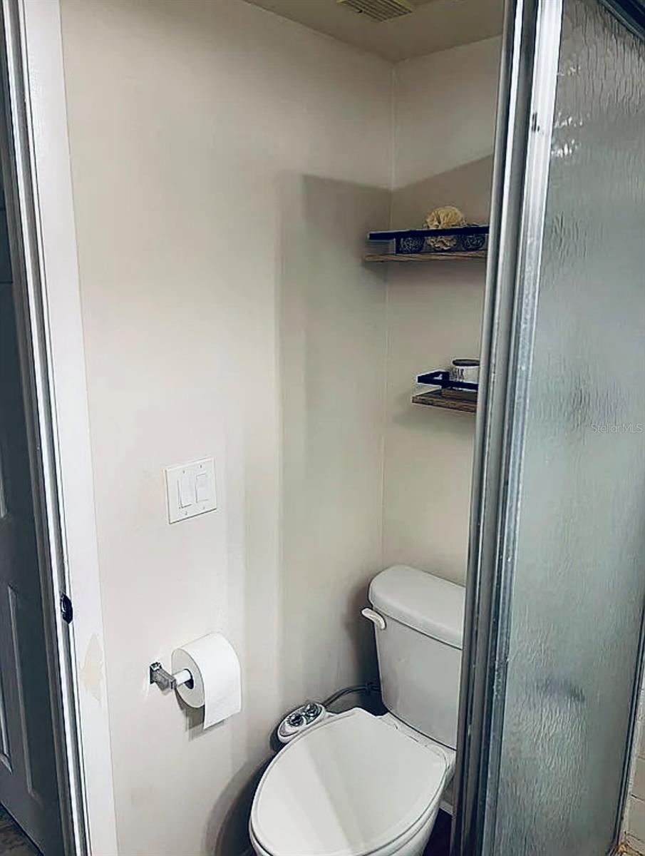 IMPERIAL OAKS CONDO - Residential