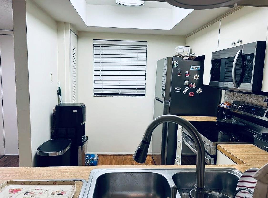 IMPERIAL OAKS CONDO - Residential