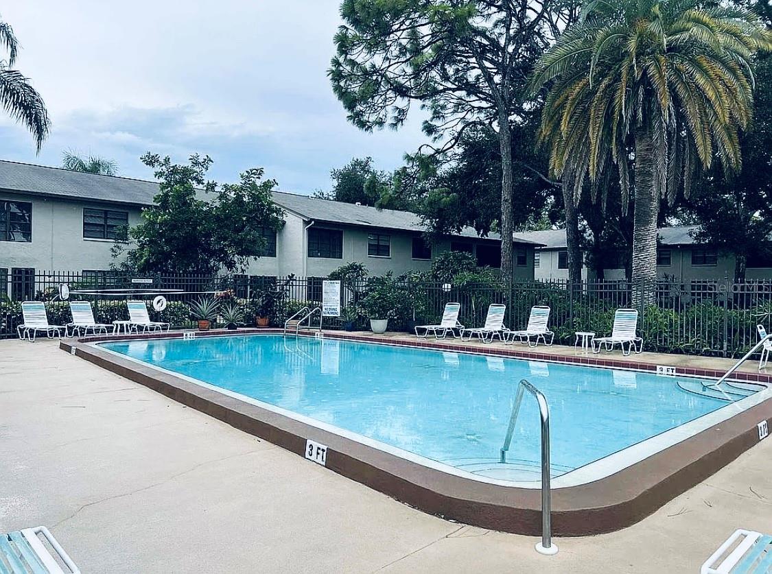 IMPERIAL OAKS CONDO - Residential