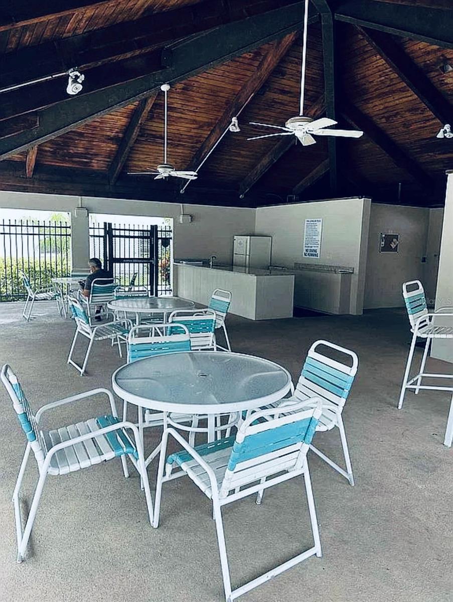IMPERIAL OAKS CONDO - Residential