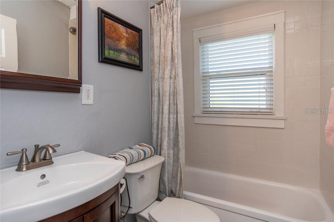 GLOVERS THOS - Residential Lease