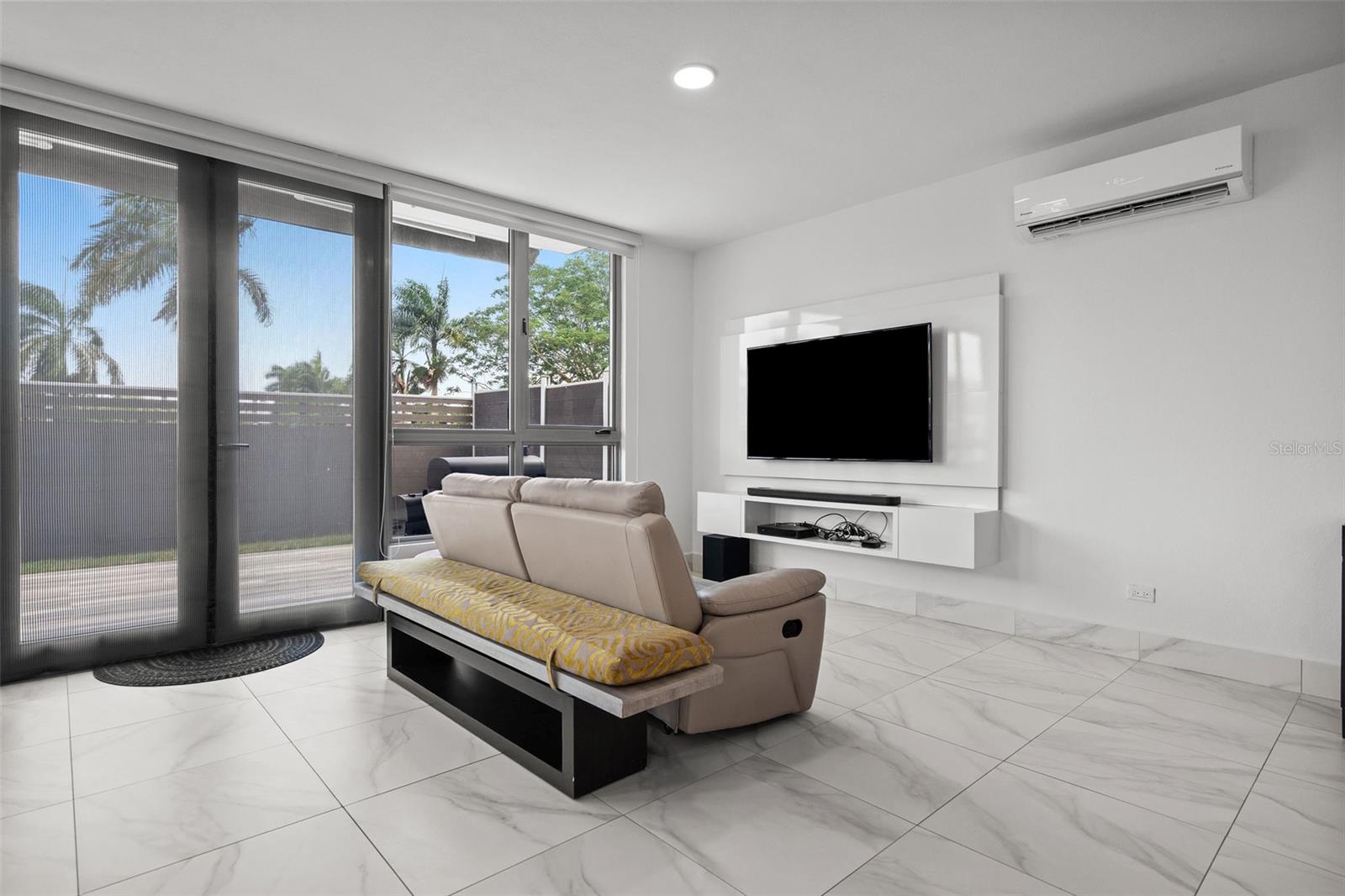 RIVIERA VILLAGE - Residential