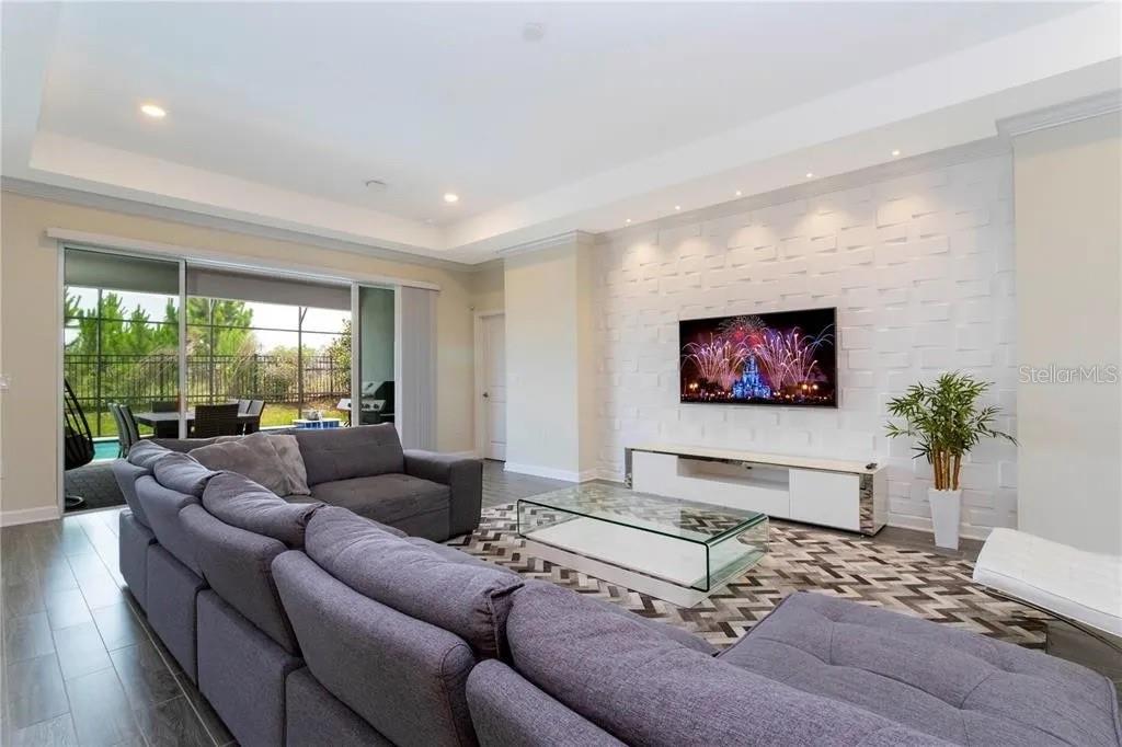 PANTHER VIEW - Residential