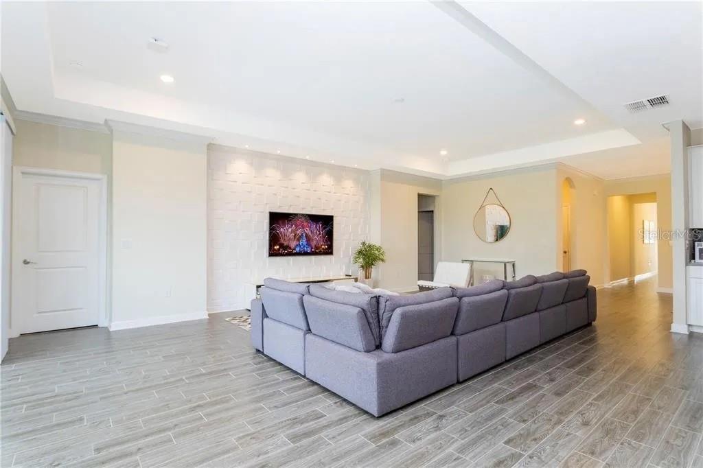 PANTHER VIEW - Residential