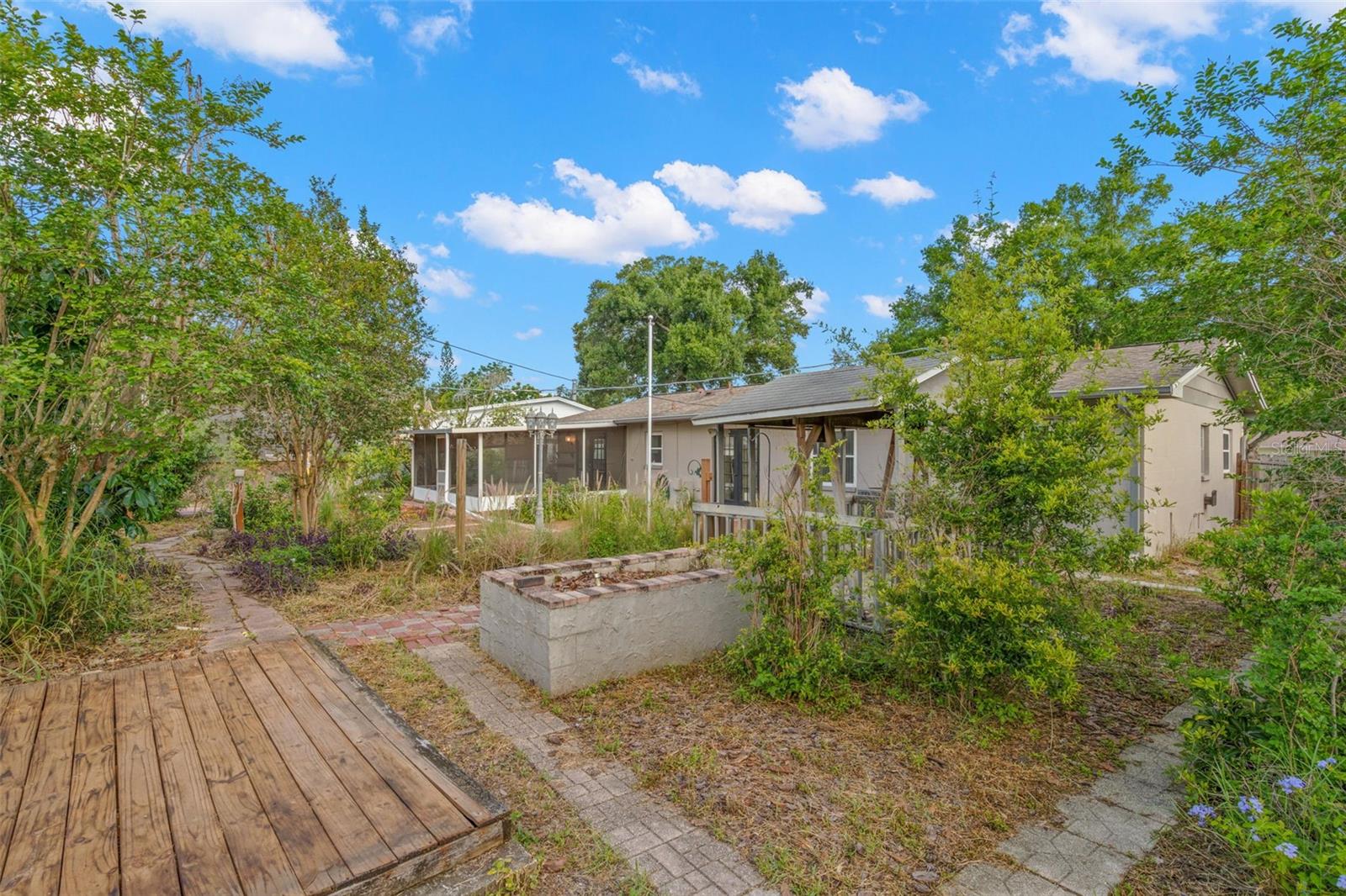 BRANDA VISTA SUB UNIT - Residential