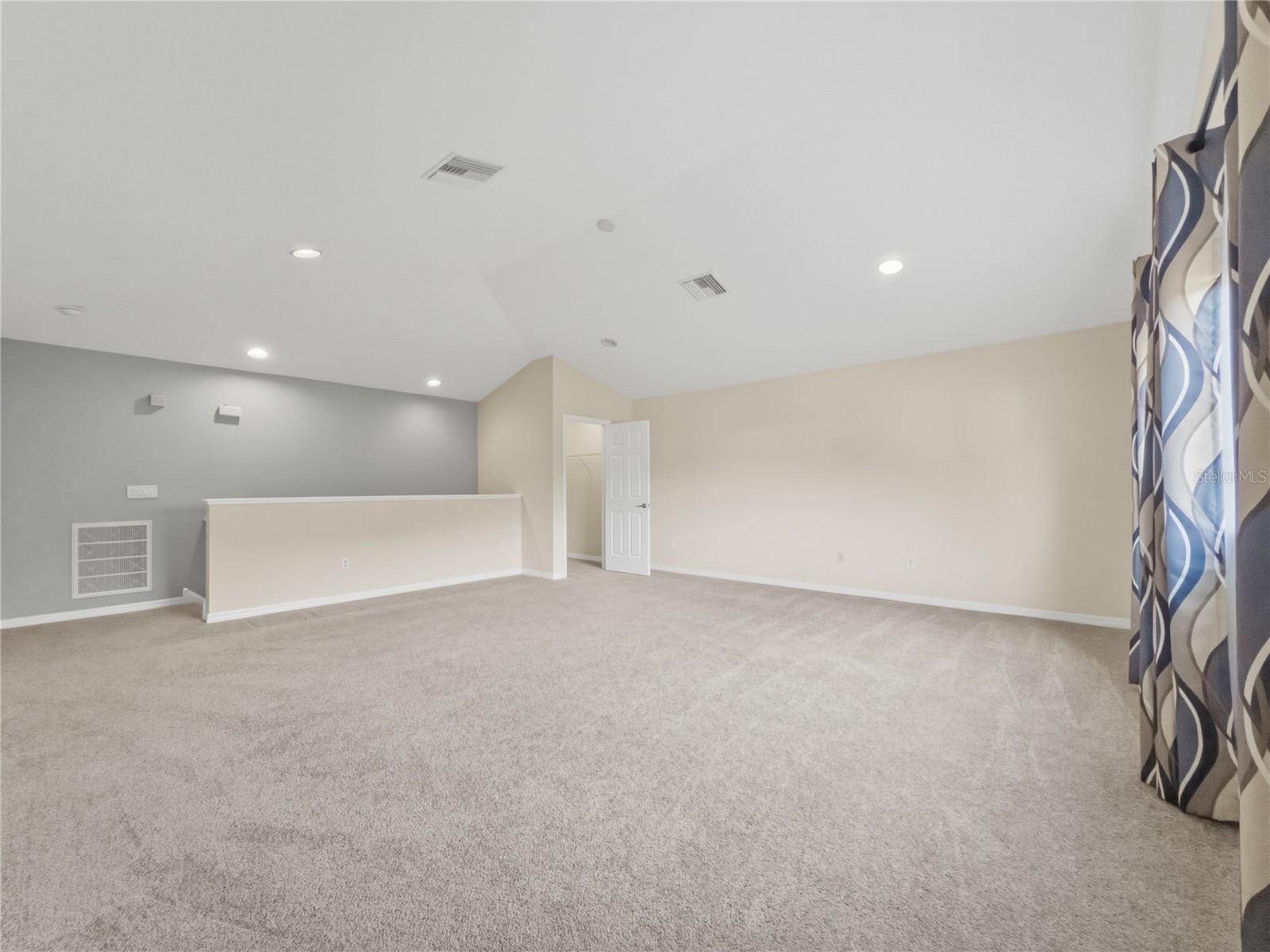 WATERS EDGE 02 - Residential