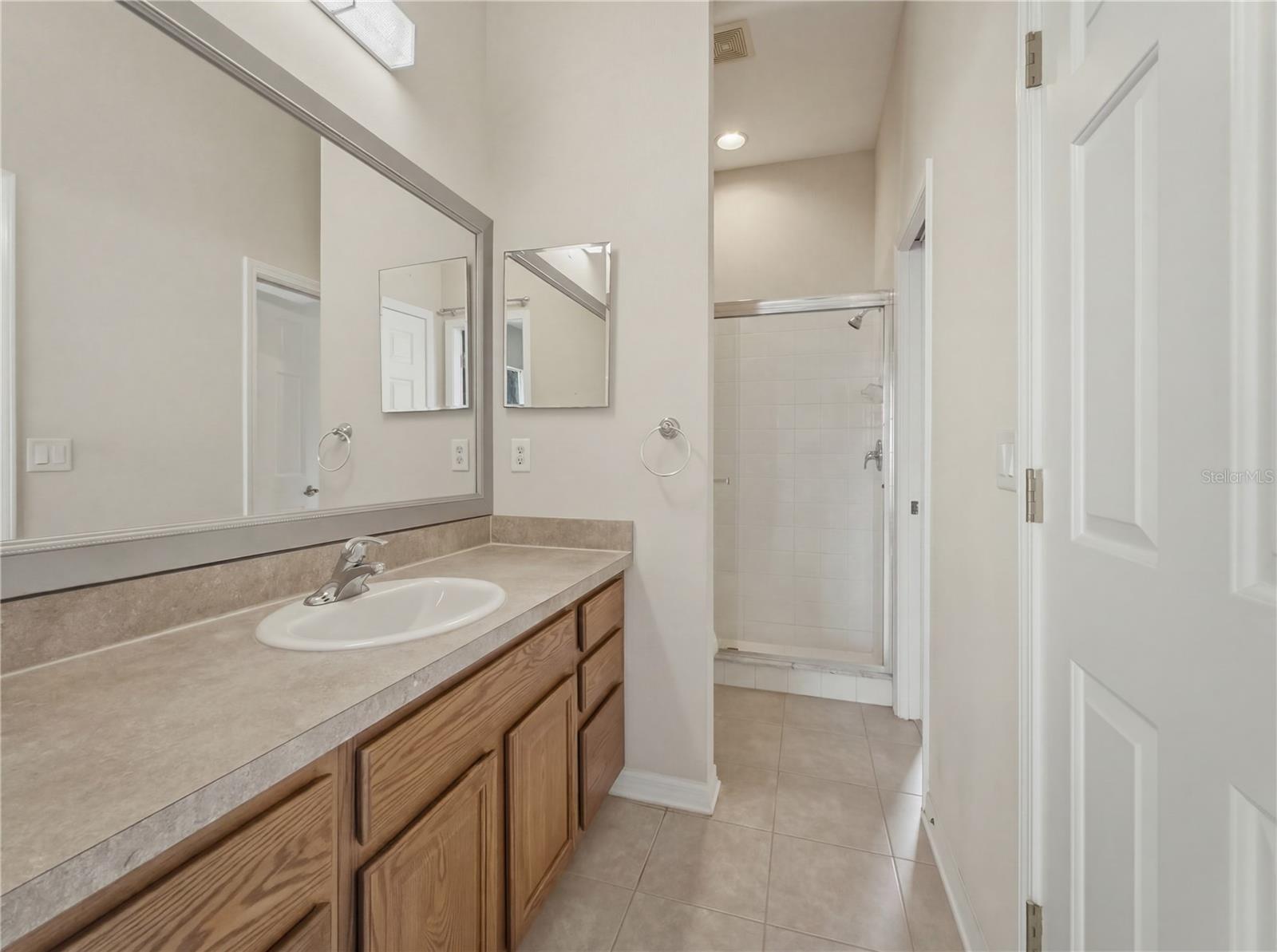 WATERS EDGE 02 - Residential