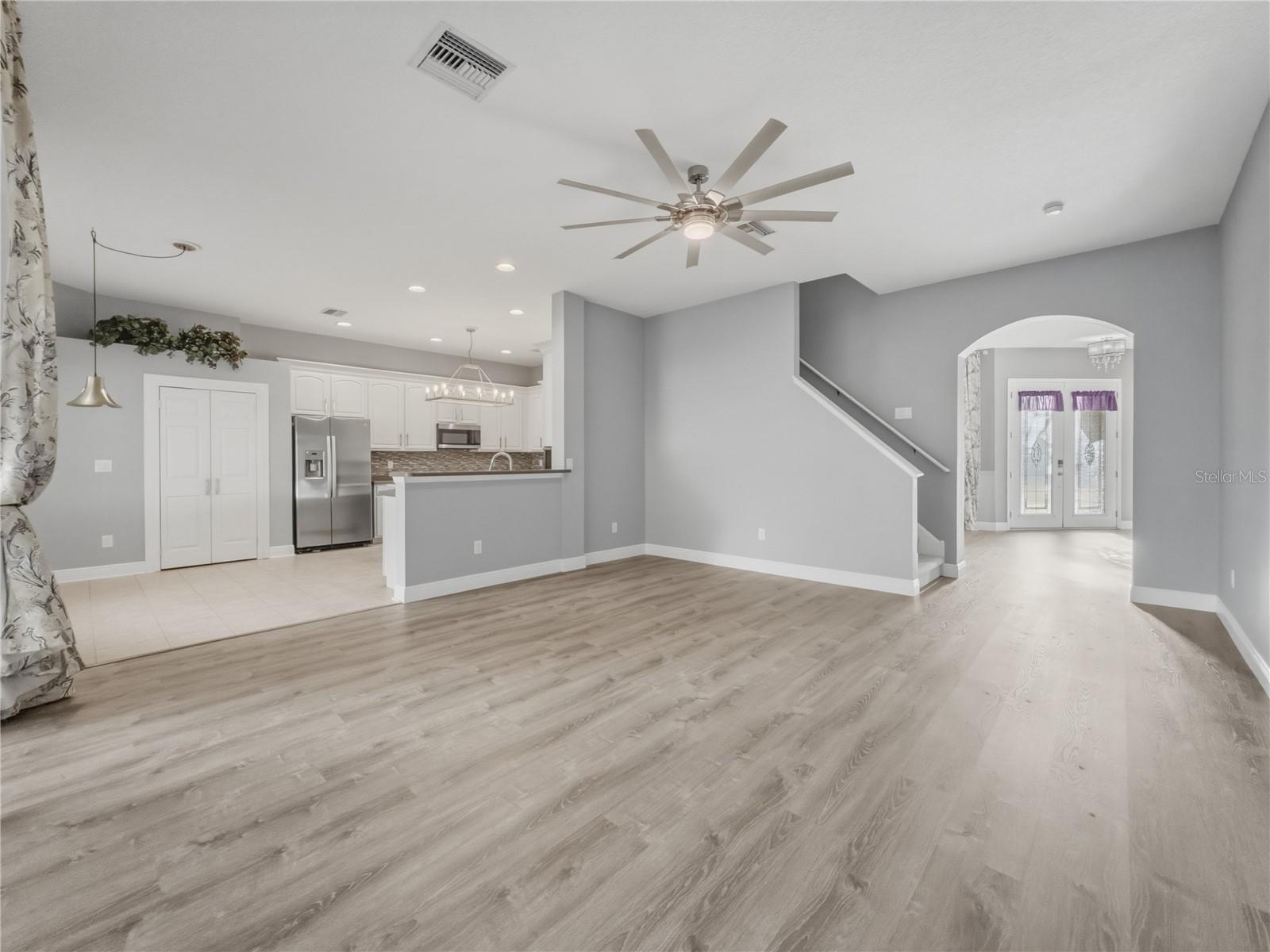 WATERS EDGE 02 - Residential