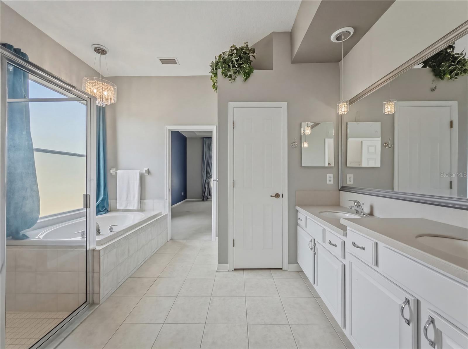 WATERS EDGE 02 - Residential