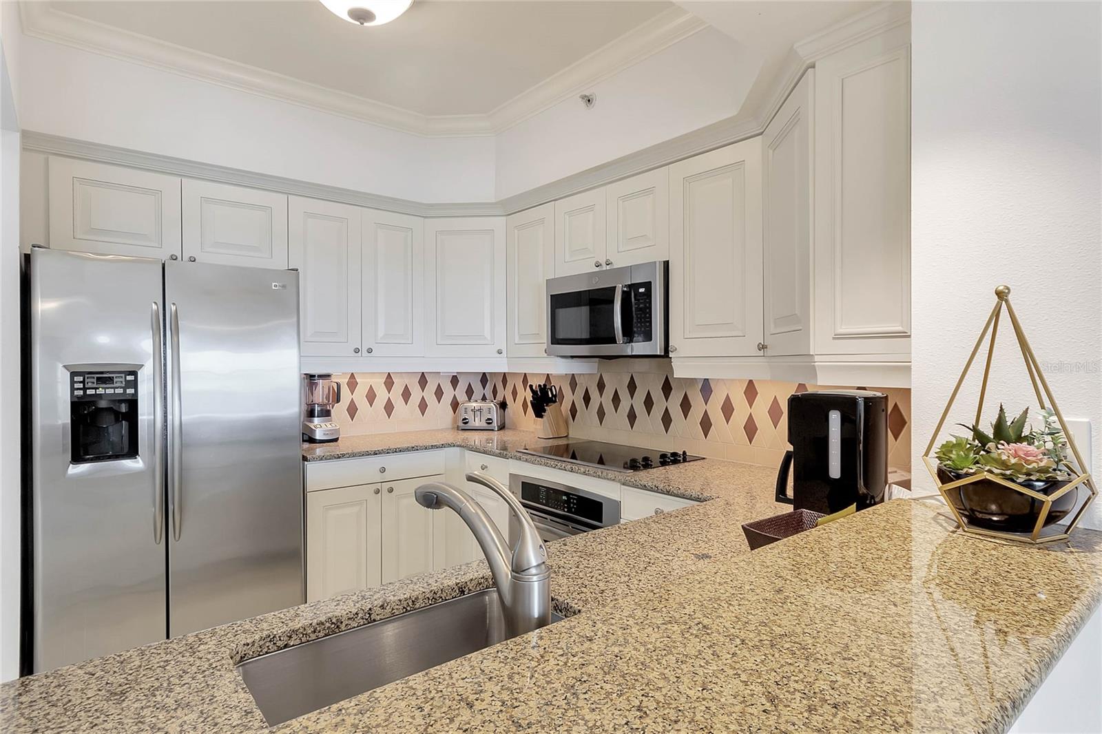 REUNION GRANDE CONDO - Residential