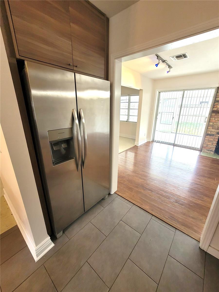 LAKEWOOD SHORES 1ST ADD - Residential Lease