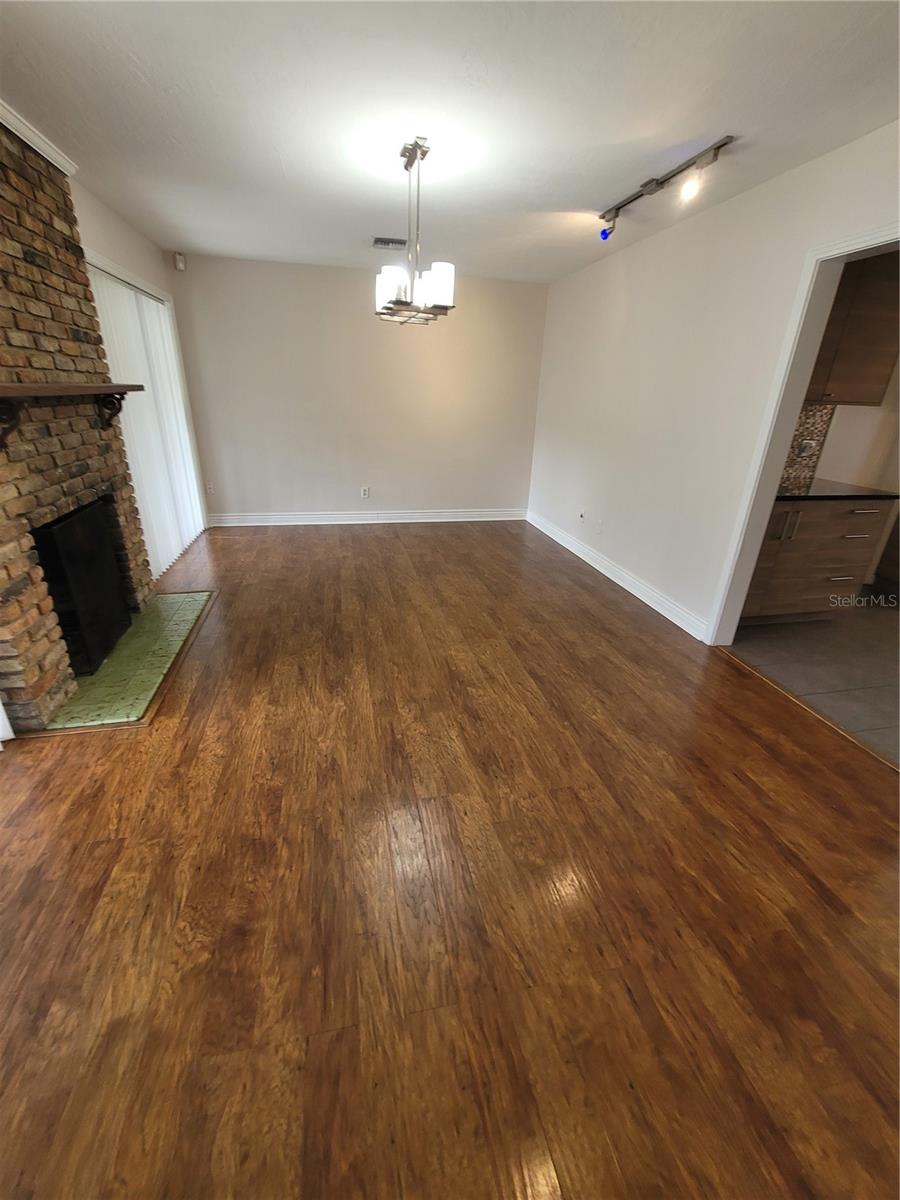 LAKEWOOD SHORES 1ST ADD - Residential Lease