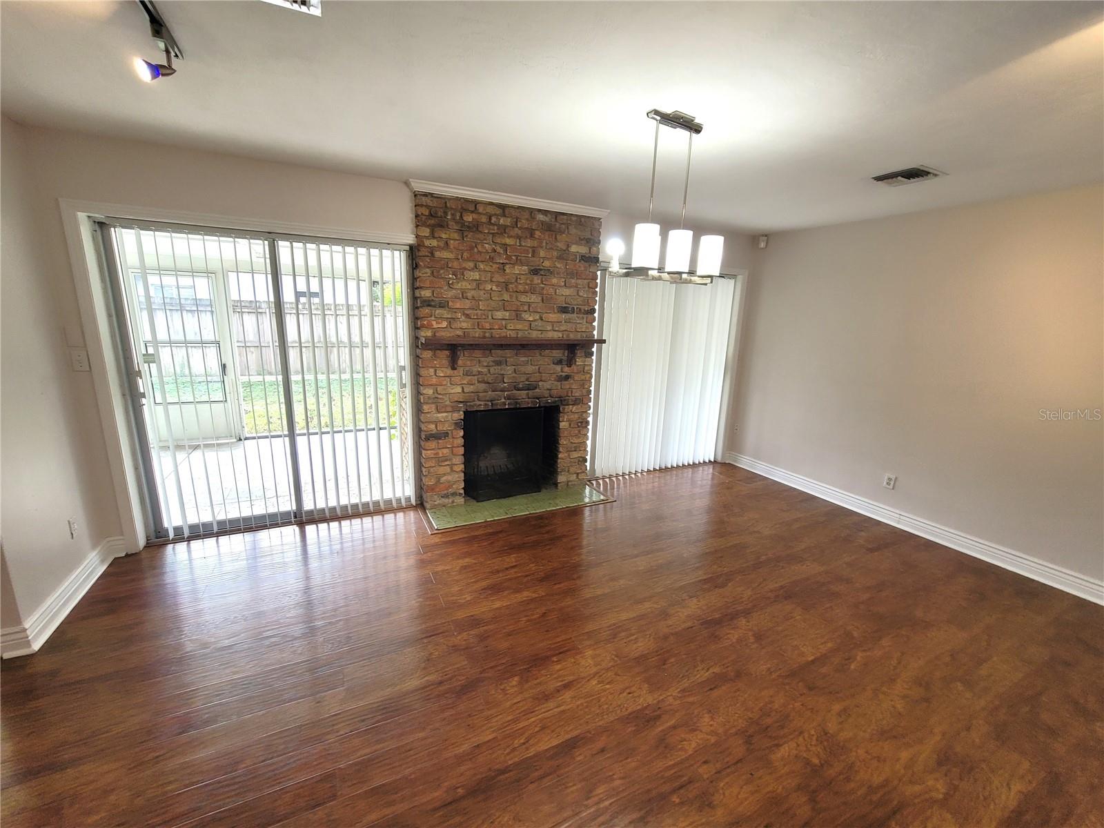 LAKEWOOD SHORES 1ST ADD - Residential Lease