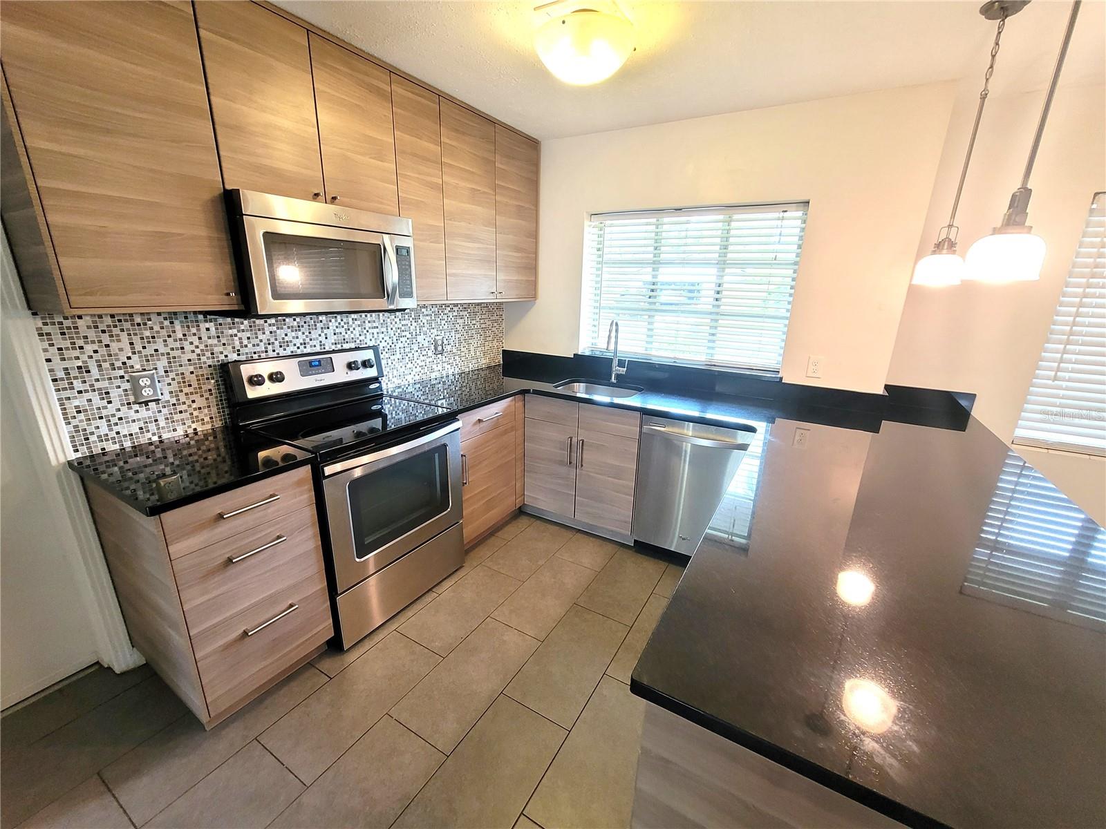 LAKEWOOD SHORES 1ST ADD - Residential Lease
