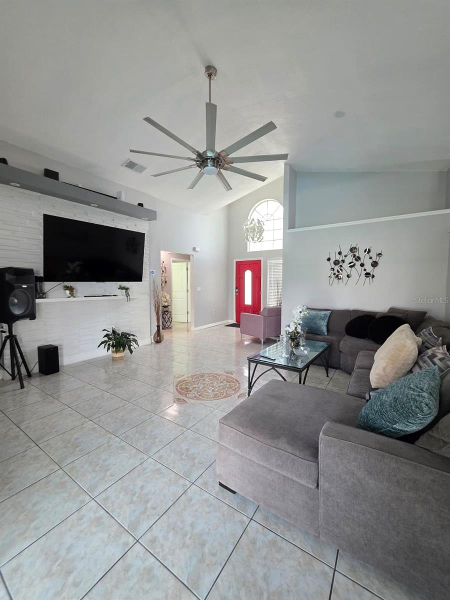 COUNTRY CROSSING UNIT 01 - Residential Lease