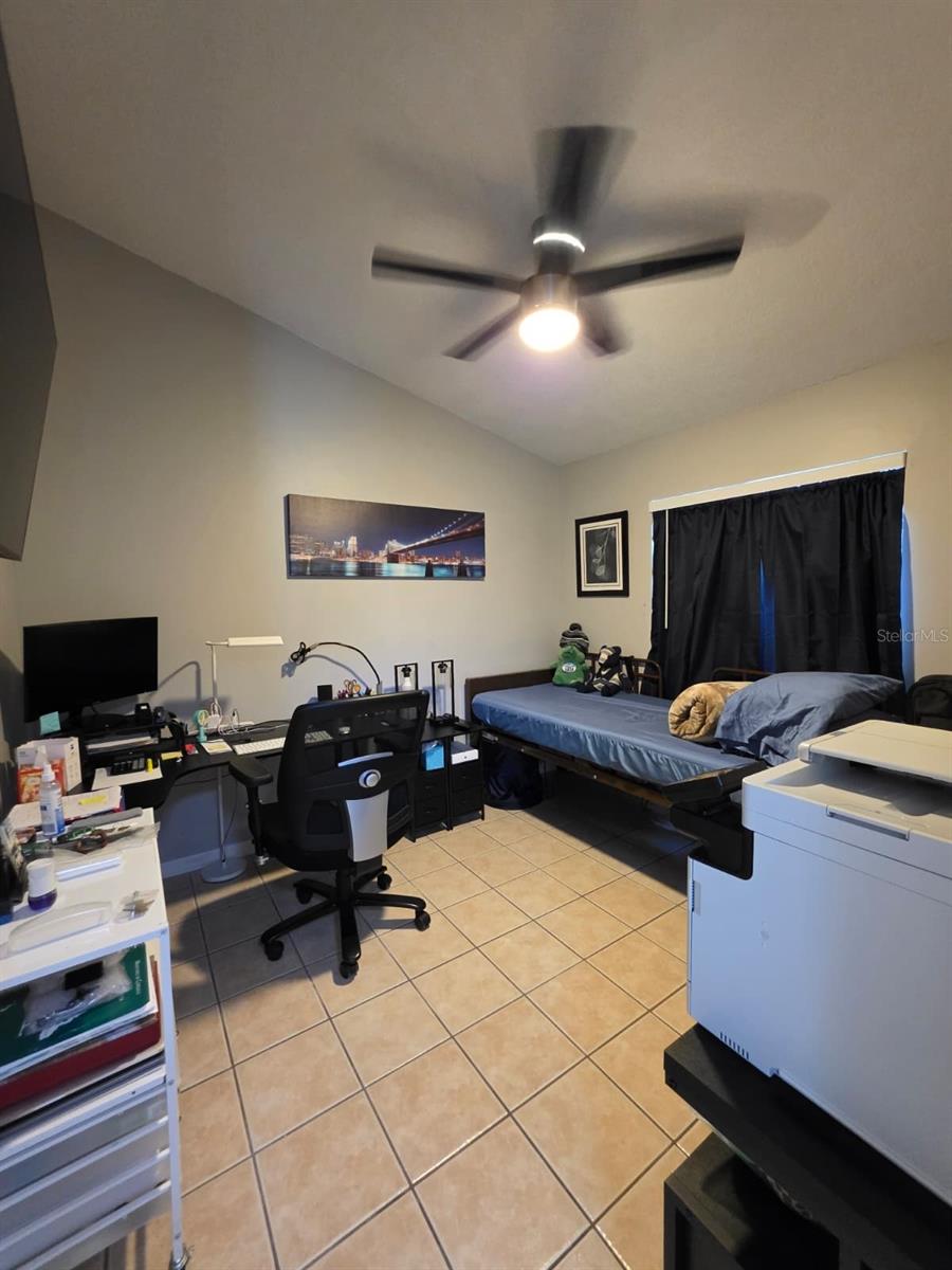 COUNTRY CROSSING UNIT 01 - Residential Lease