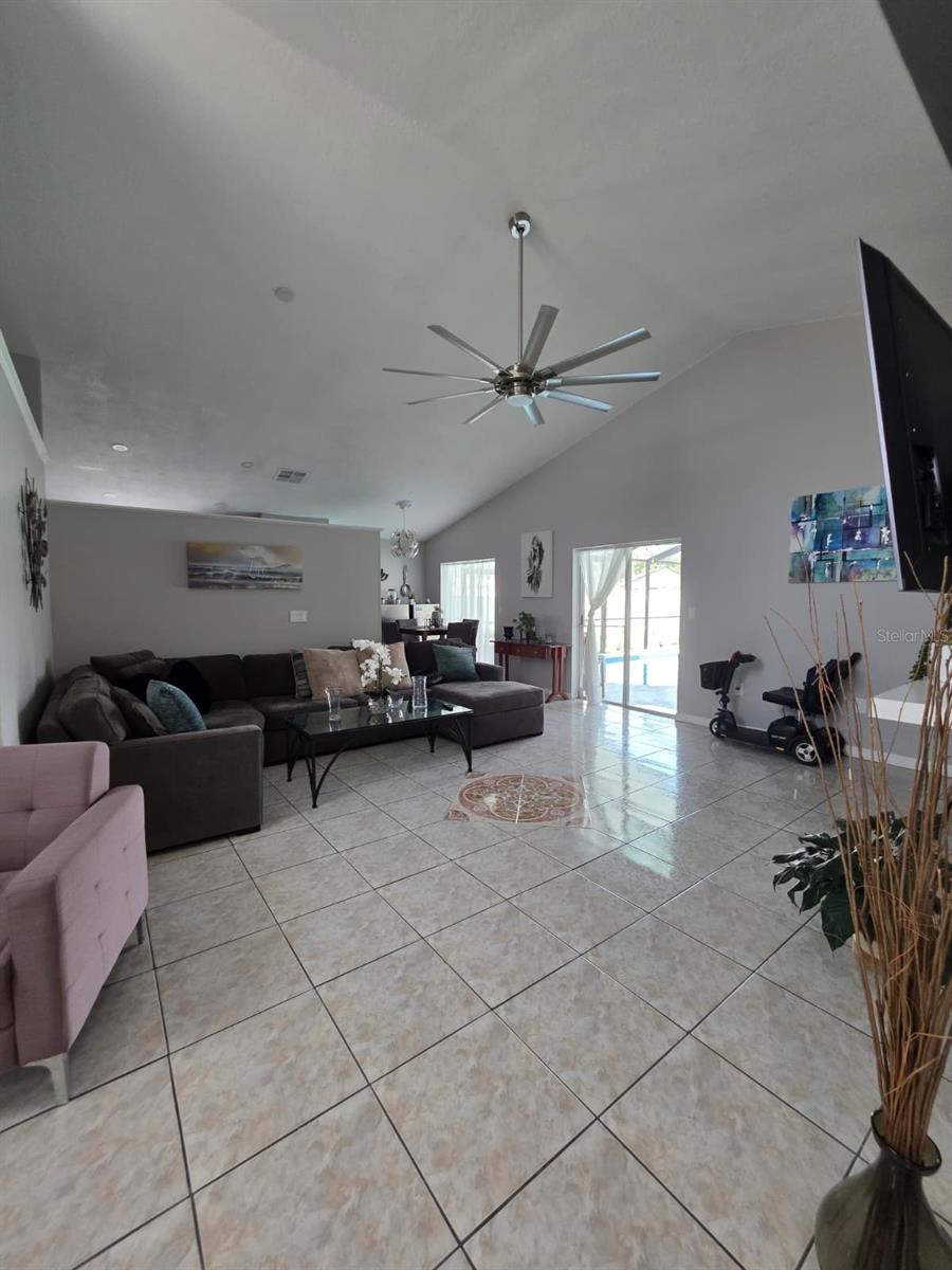 COUNTRY CROSSING UNIT 01 - Residential Lease