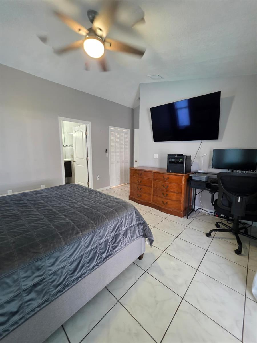 COUNTRY CROSSING UNIT 01 - Residential Lease