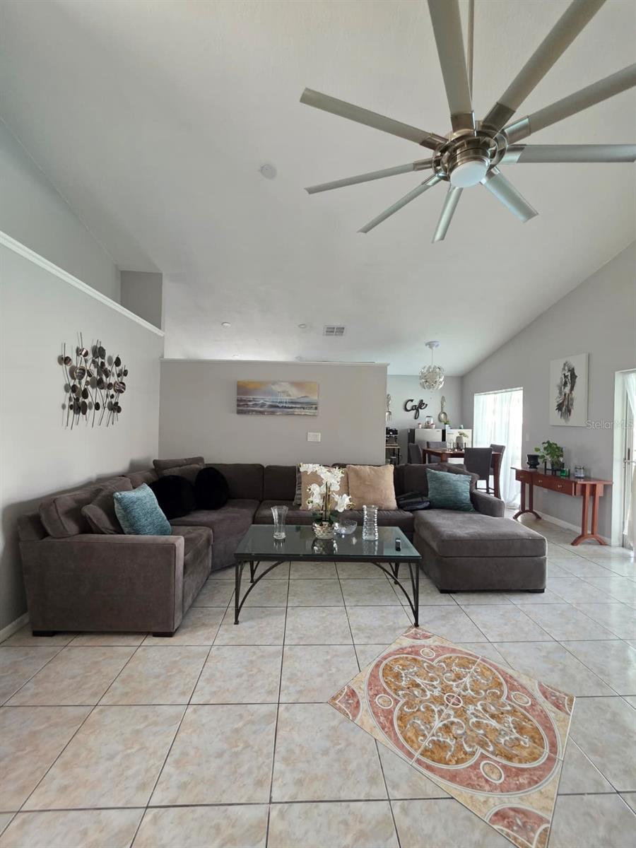 COUNTRY CROSSING UNIT 01 - Residential Lease