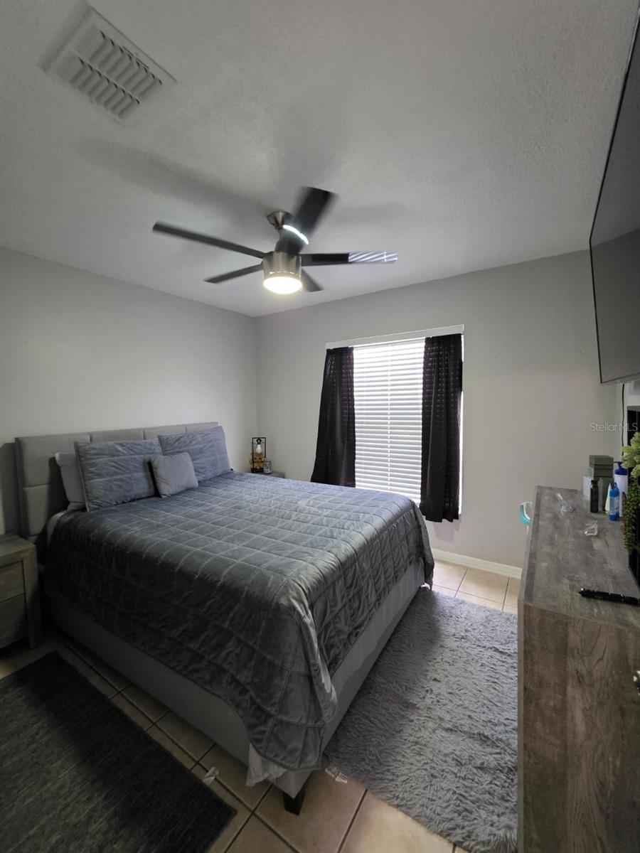 COUNTRY CROSSING UNIT 01 - Residential Lease