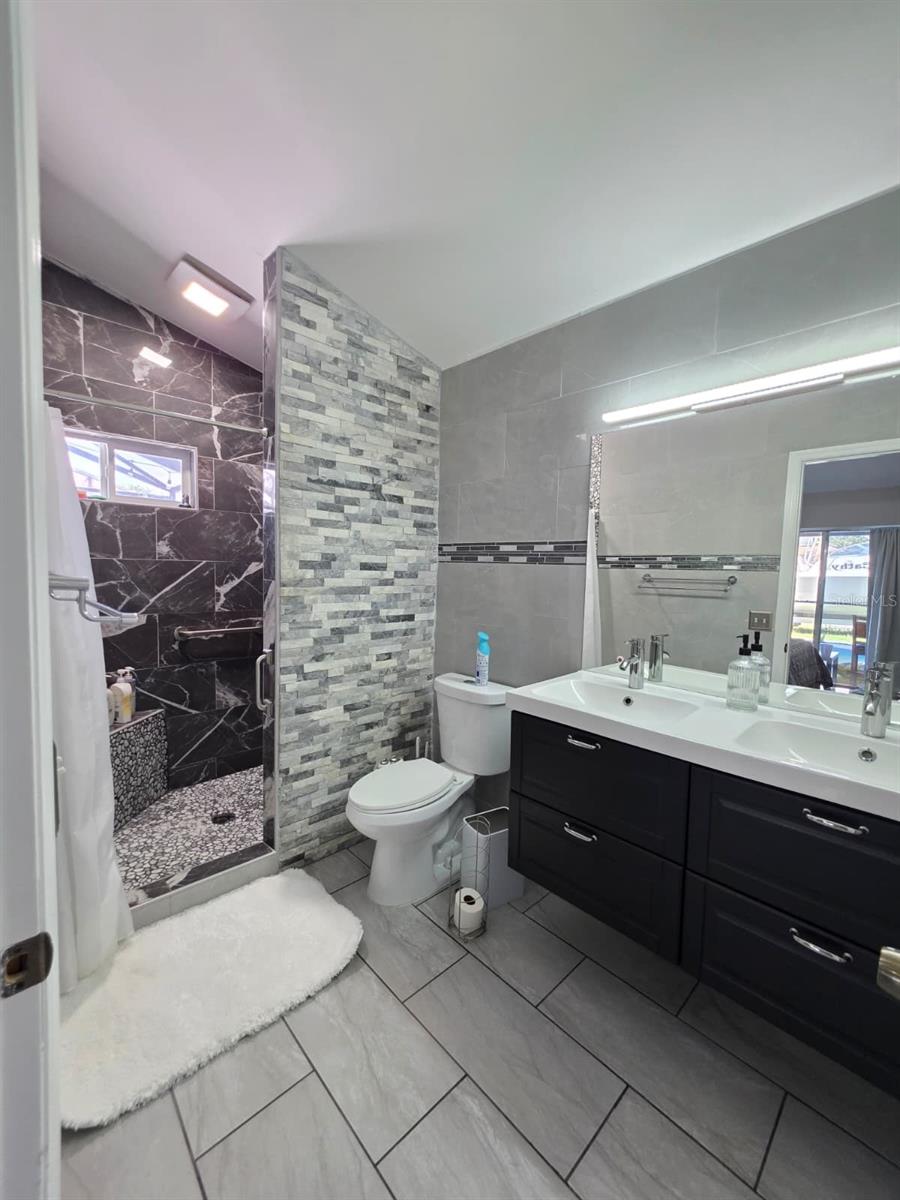 COUNTRY CROSSING UNIT 01 - Residential Lease