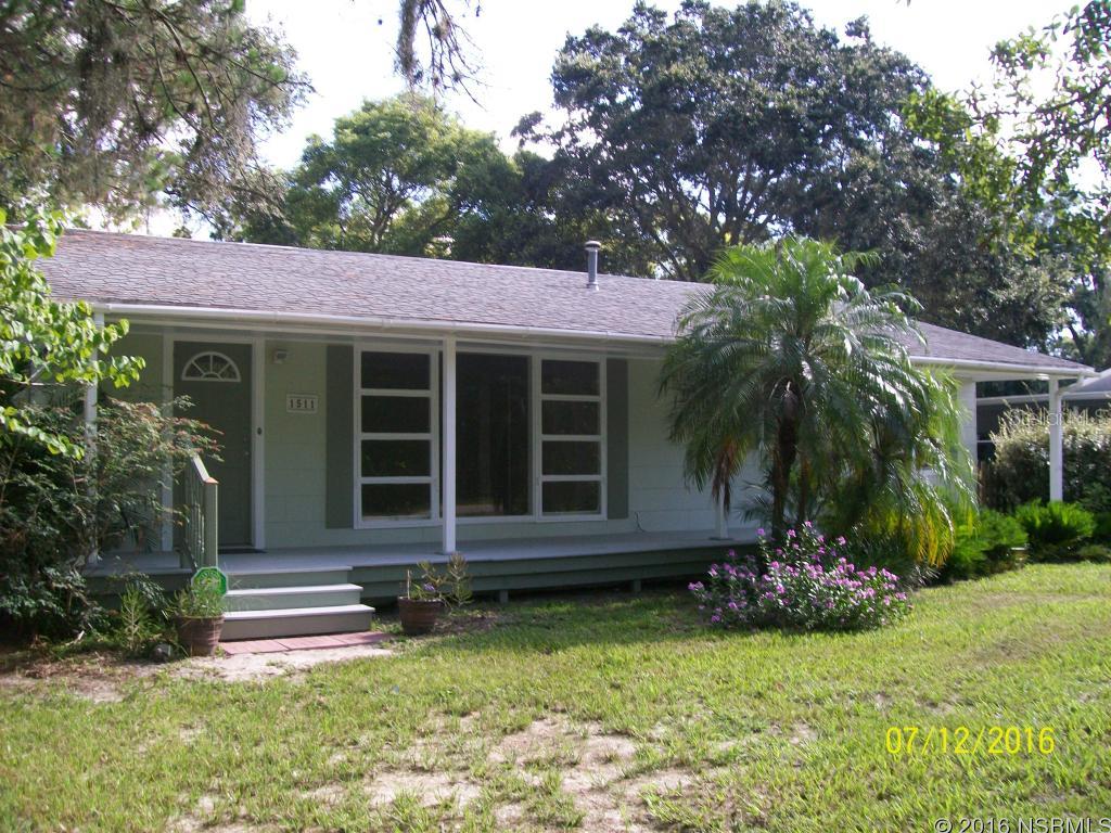 THIS HOME HAS BEEN COMPLETELY PAINTED INSIDE AND OUT.  BEAUTIFUL FRONT AND BACK PORCHES.  HARDWOOD FLOORS HAVE BEEN SANDED AND RESTAINED.  DECK OFF PORCH IN BACK.  FENCED YARD WITH GATE TO PARK A BOAT OR RV.  GREAT LOCATION, CLOSE TO EVEREYTHING.  ONLY MINUTES TO THE BEACH.  HOME BEING SOLD "AS IS". Full termite bond in place. ;Water: City