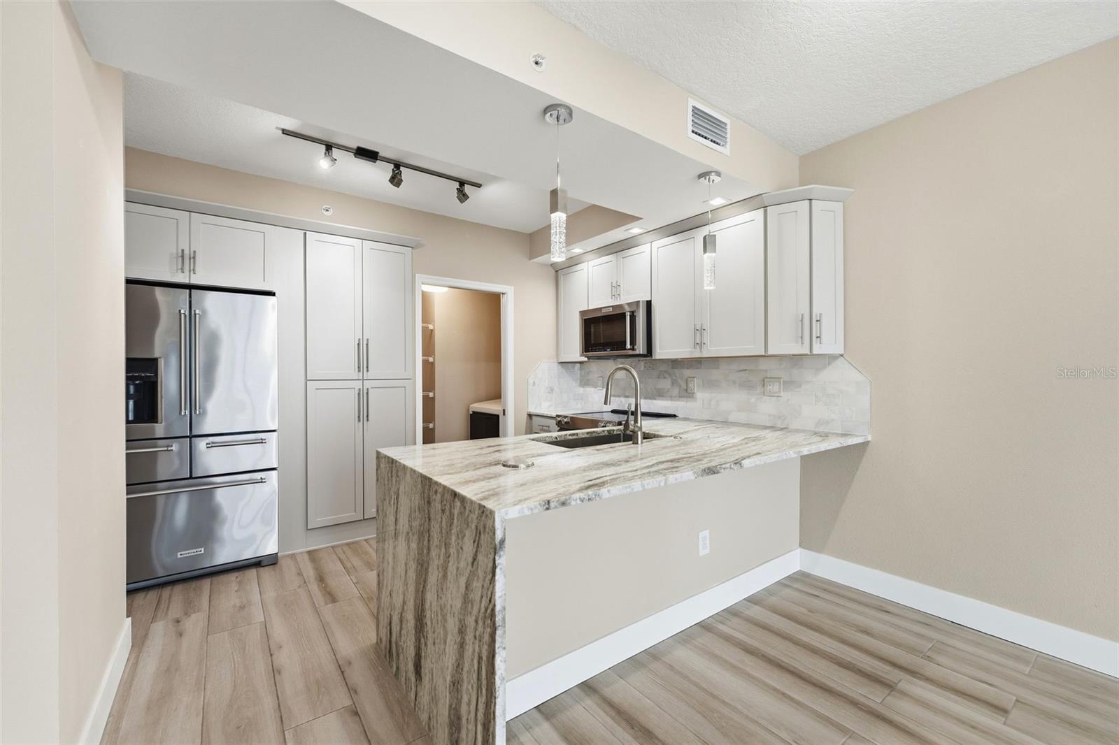 WAVERLY ON LAKE EOLA - Residential