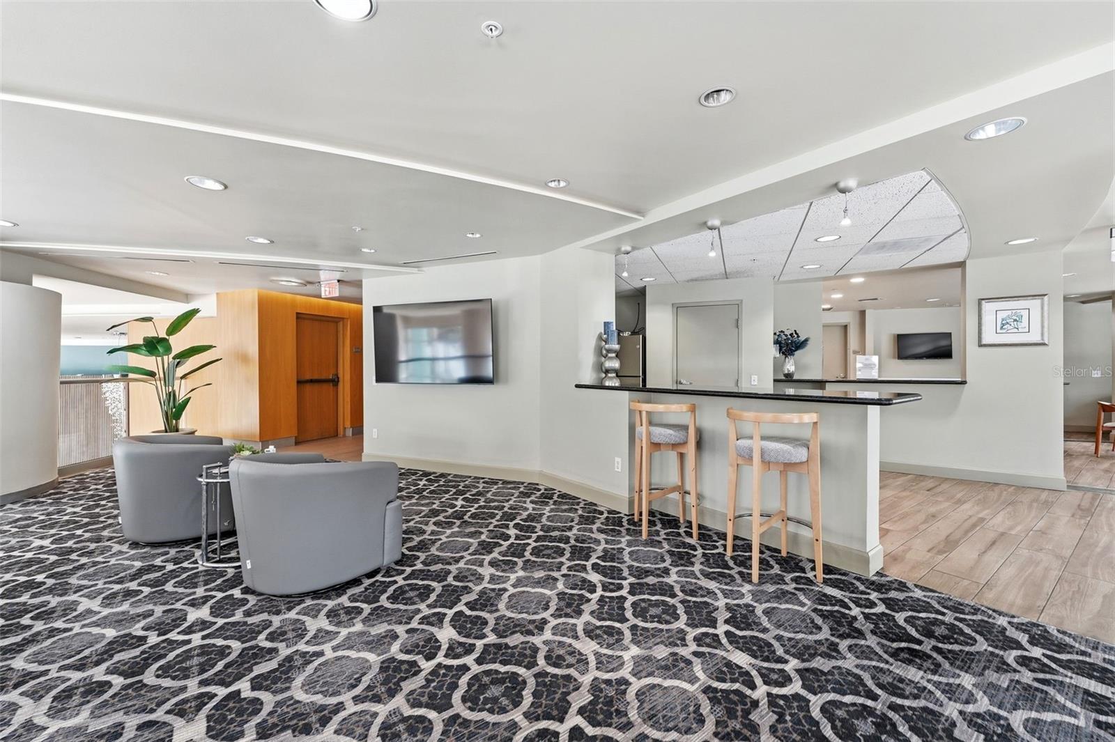 WAVERLY ON LAKE EOLA - Residential