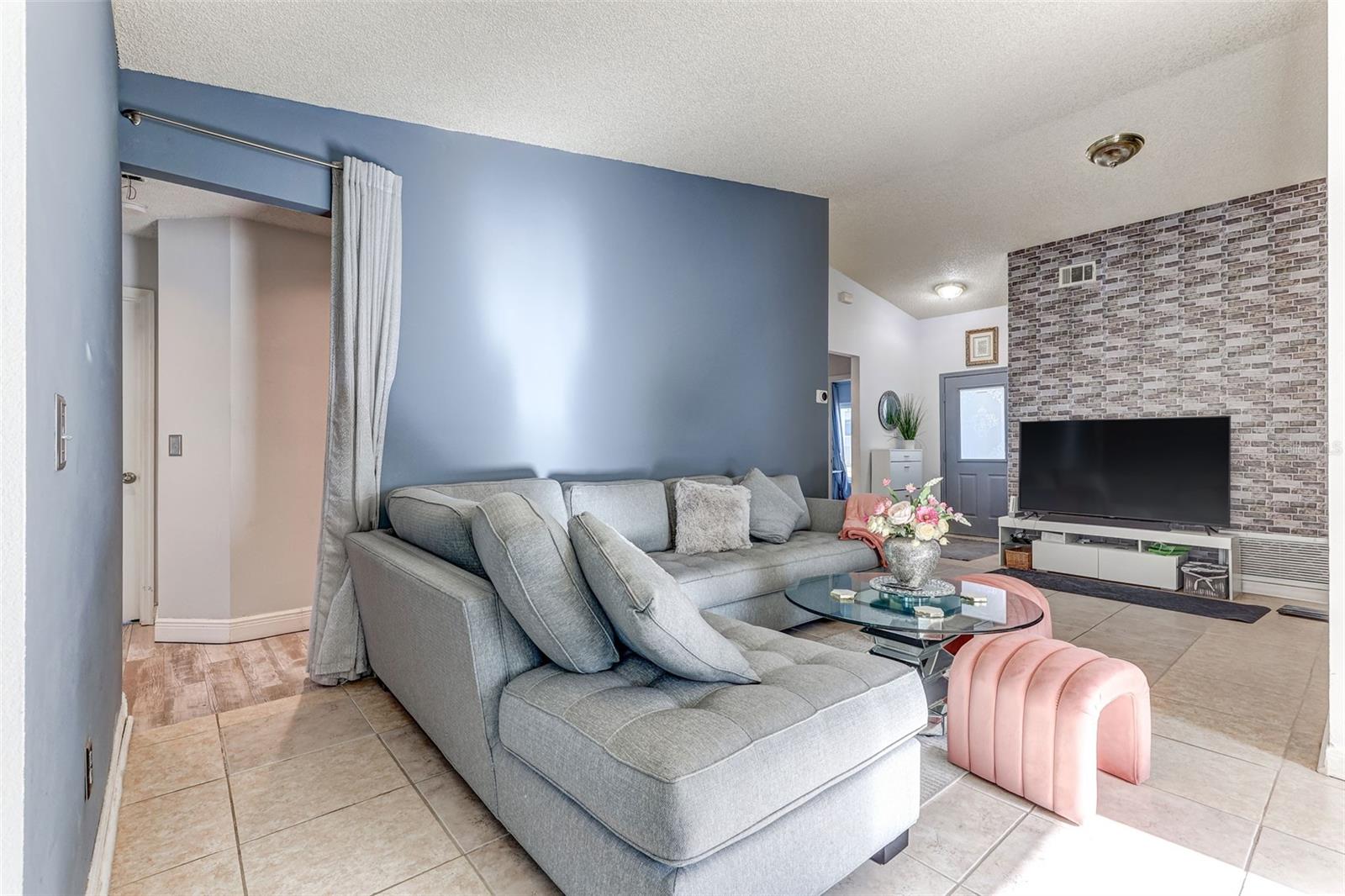 INDIAN RIDGE VILLAS PH 1 - Residential