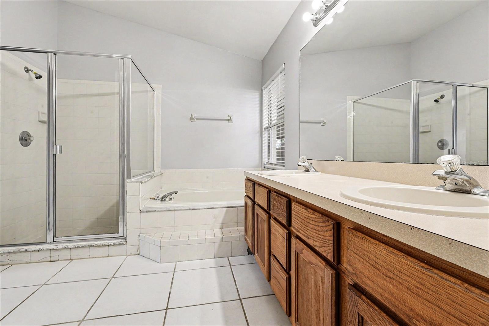 EMERALD HILLS UNIT TWO LOT 3 - Residential