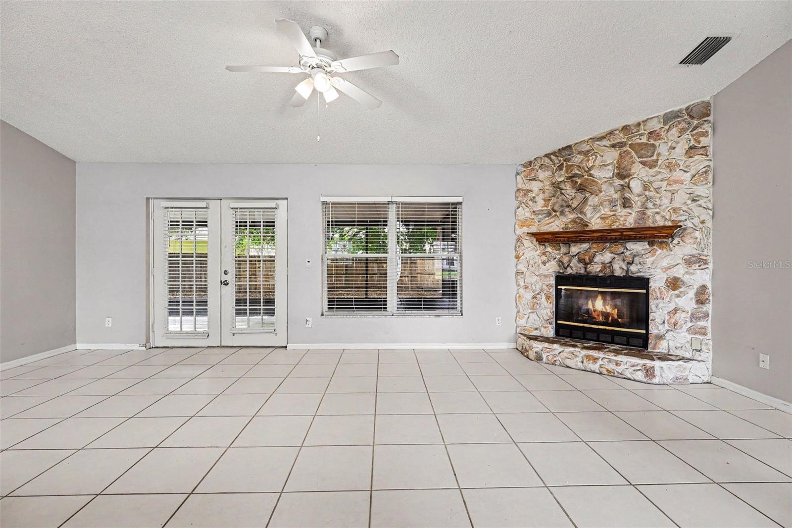 EMERALD HILLS UNIT TWO LOT 3 - Residential