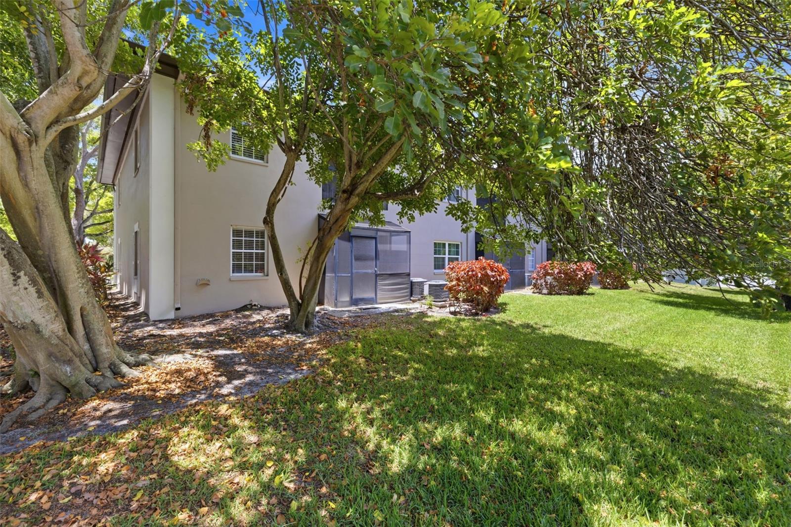 BAY OAKS CONDO - Residential