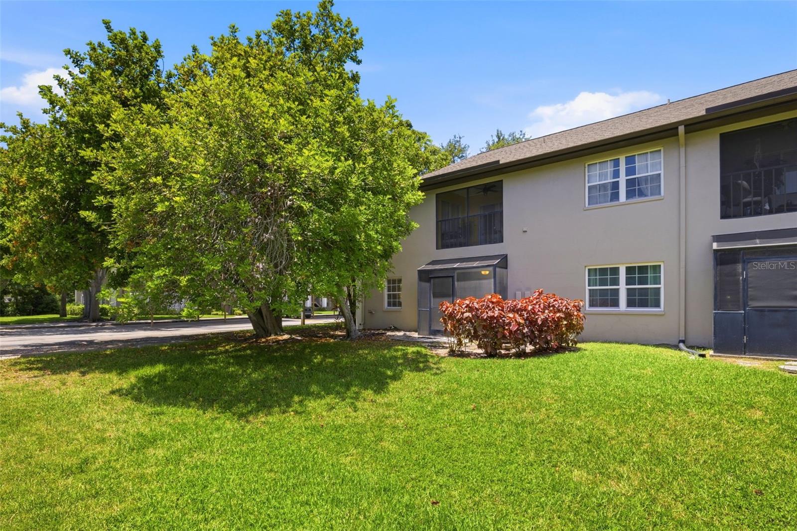 BAY OAKS CONDO - Residential