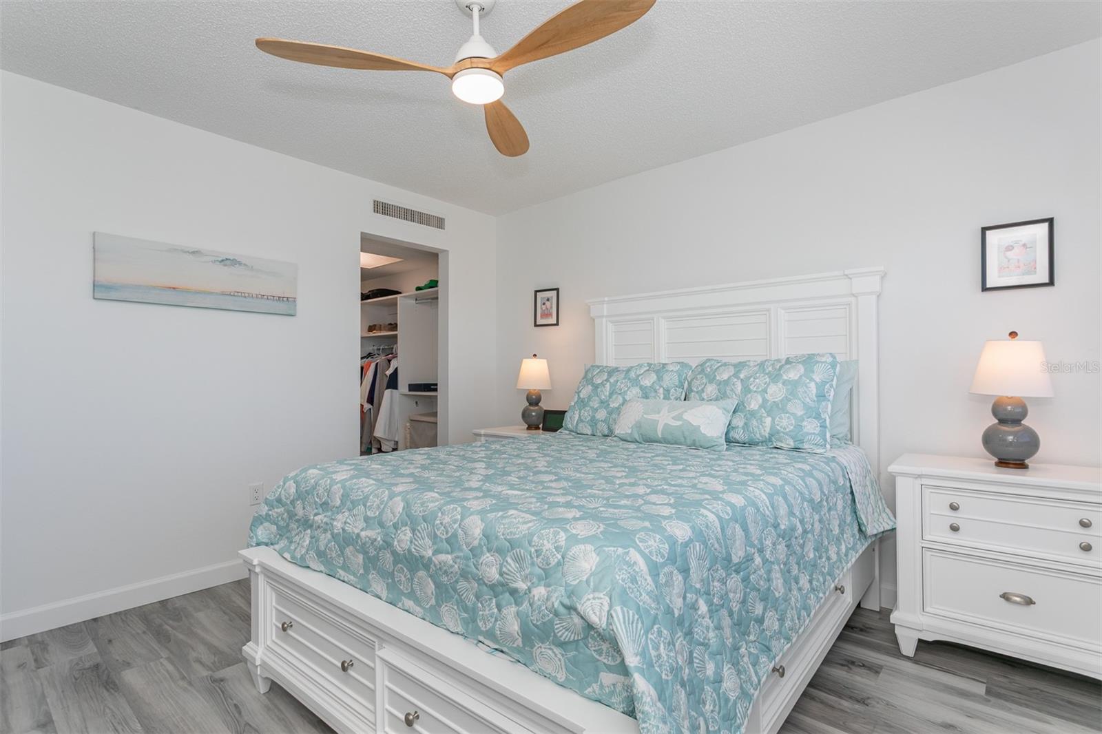 VENICE SANDS - Residential
