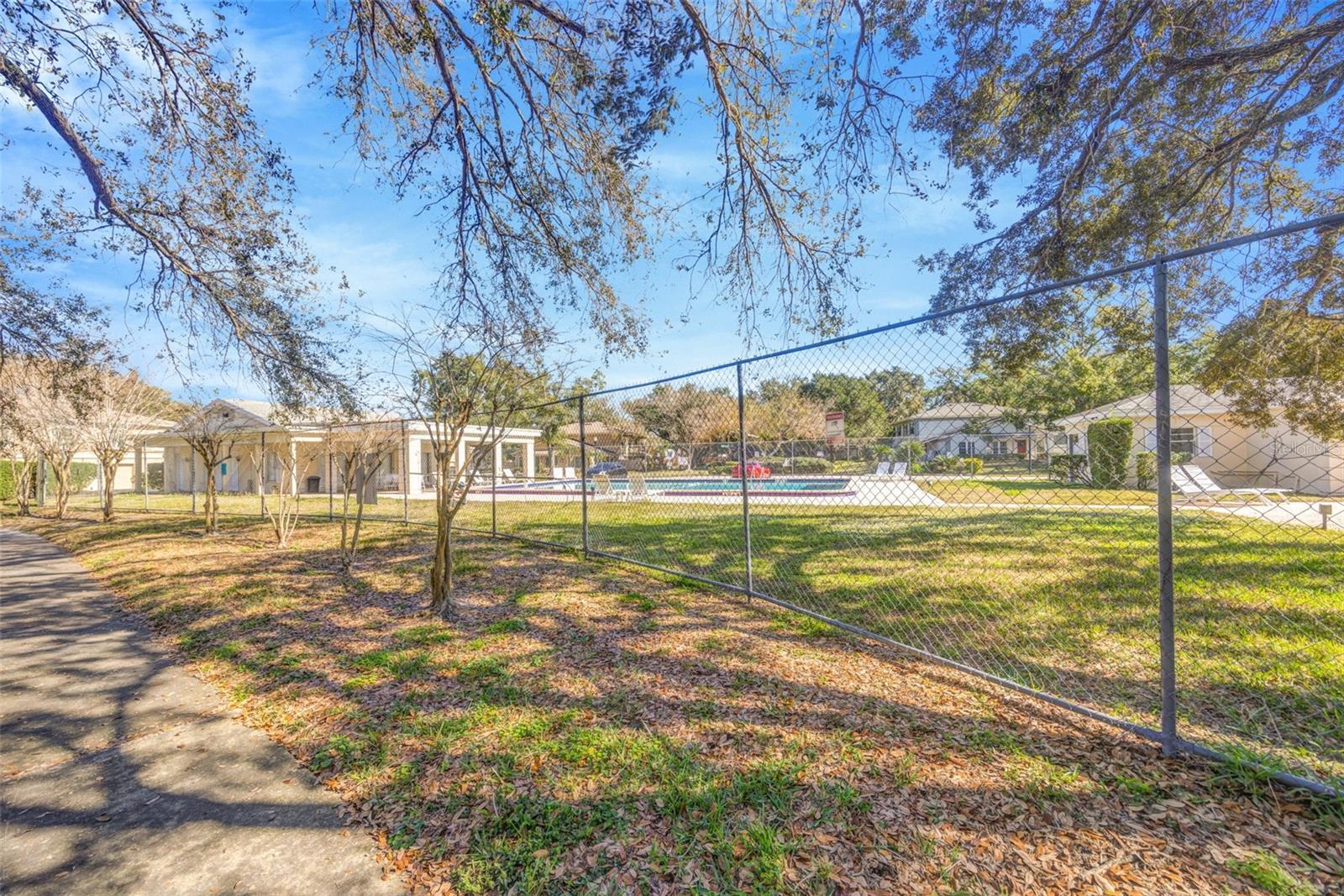 RAINTREE MANOR HOMES CONDOMINI - Residential