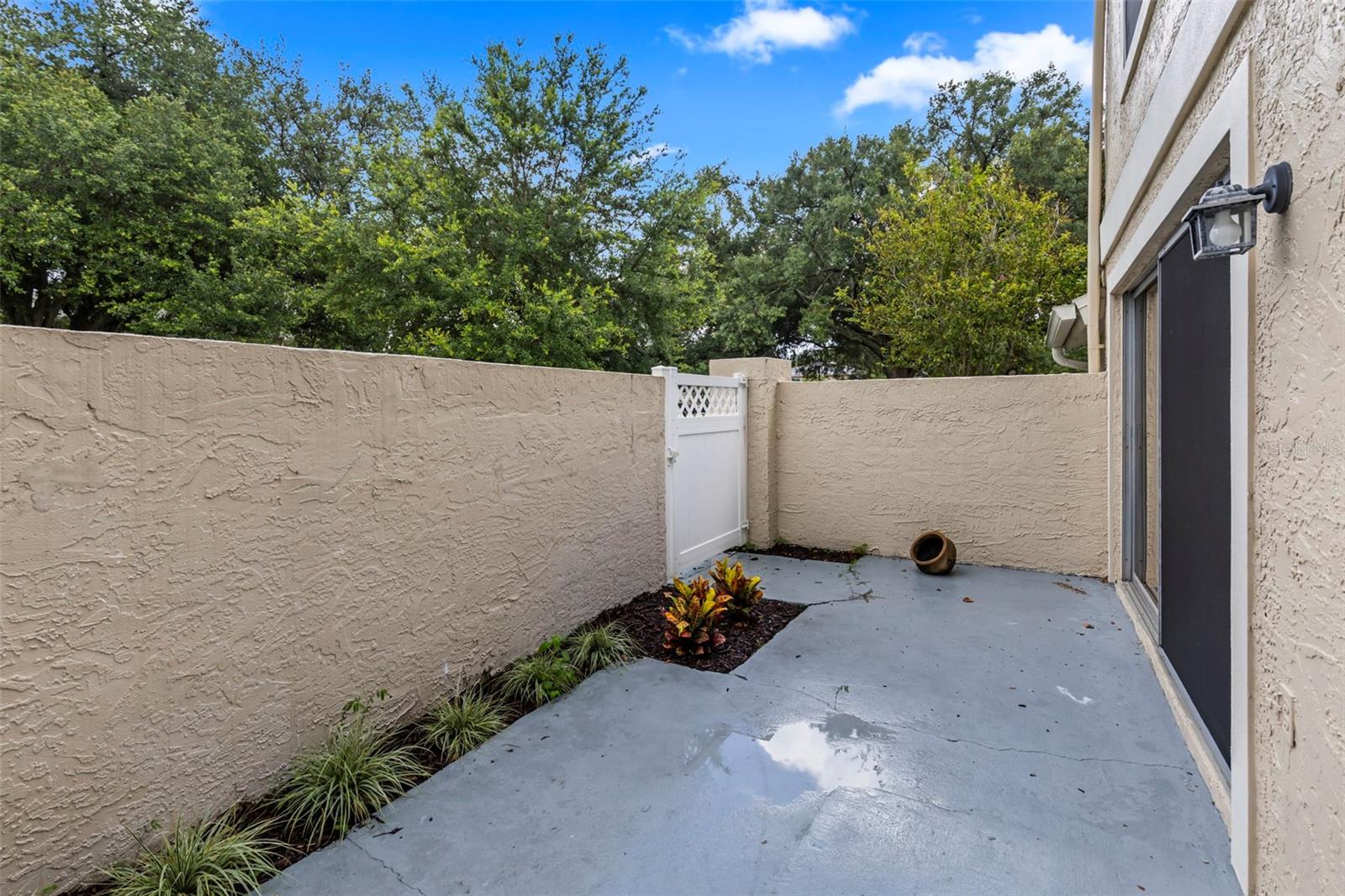 RAINTREE MANOR HOMES CONDOMINI - Residential