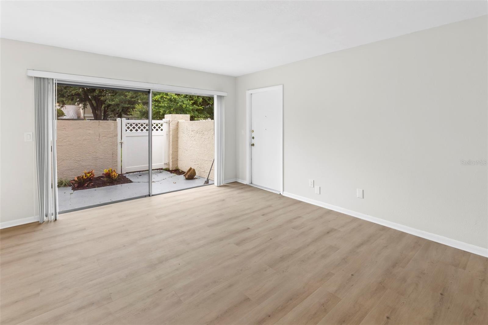 RAINTREE MANOR HOMES CONDOMINI - Residential