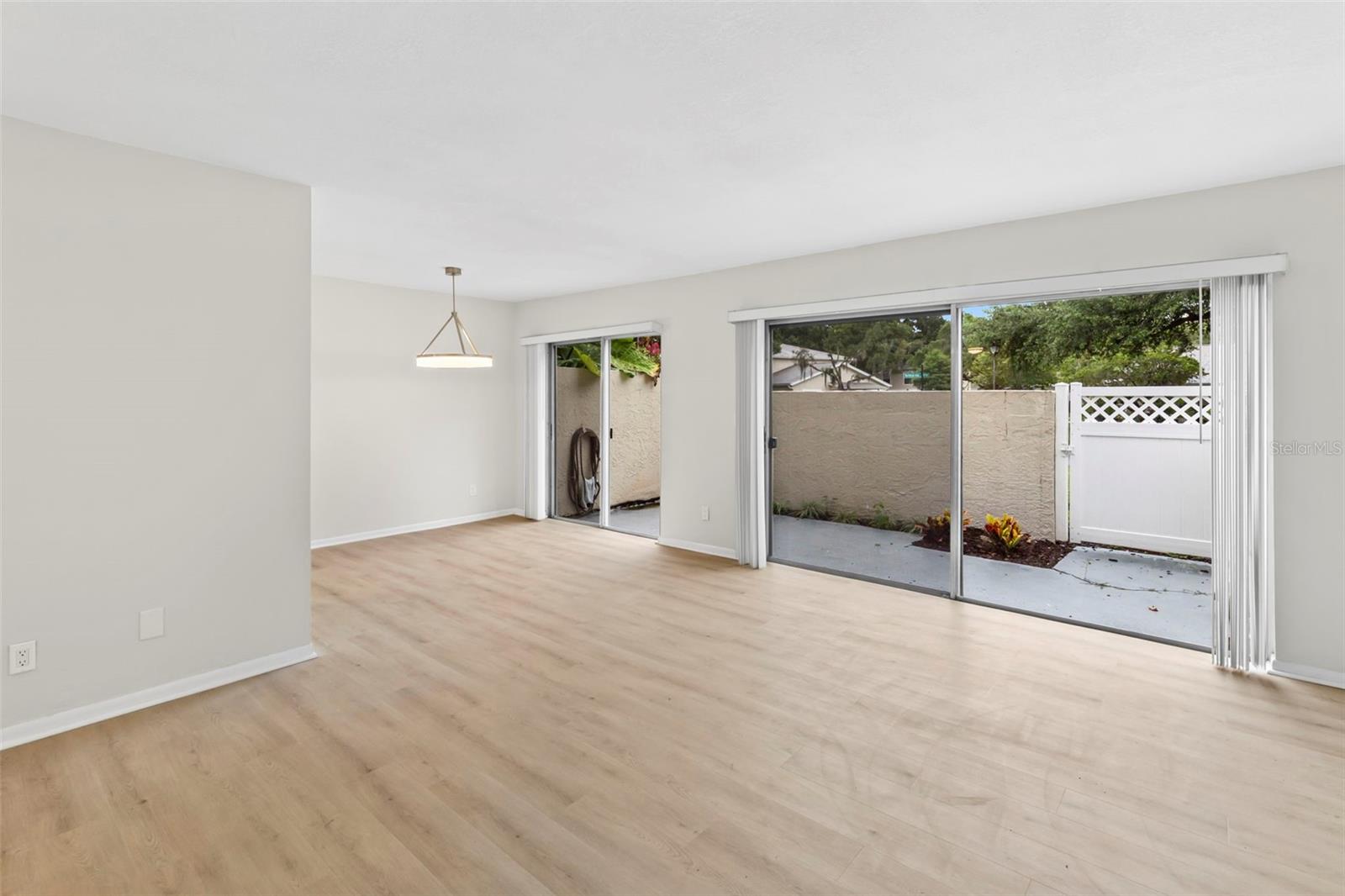 RAINTREE MANOR HOMES CONDOMINI - Residential