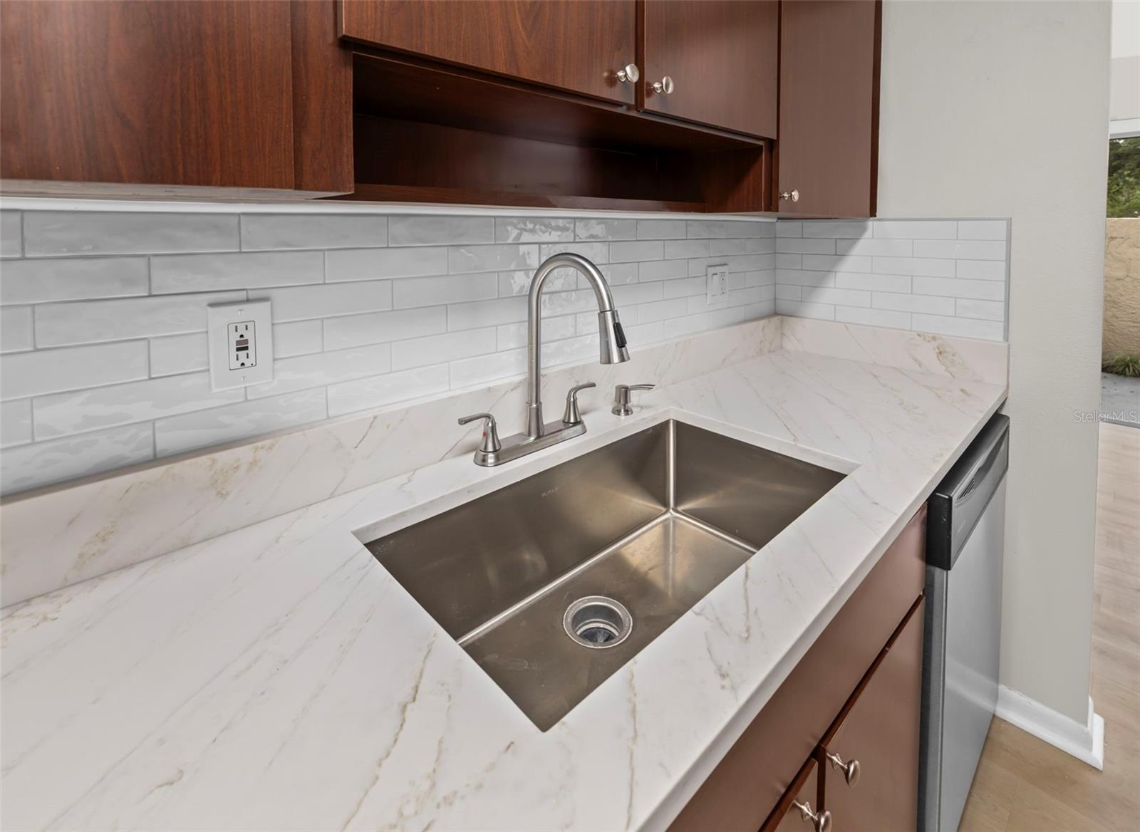 RAINTREE MANOR HOMES CONDOMINI - Residential
